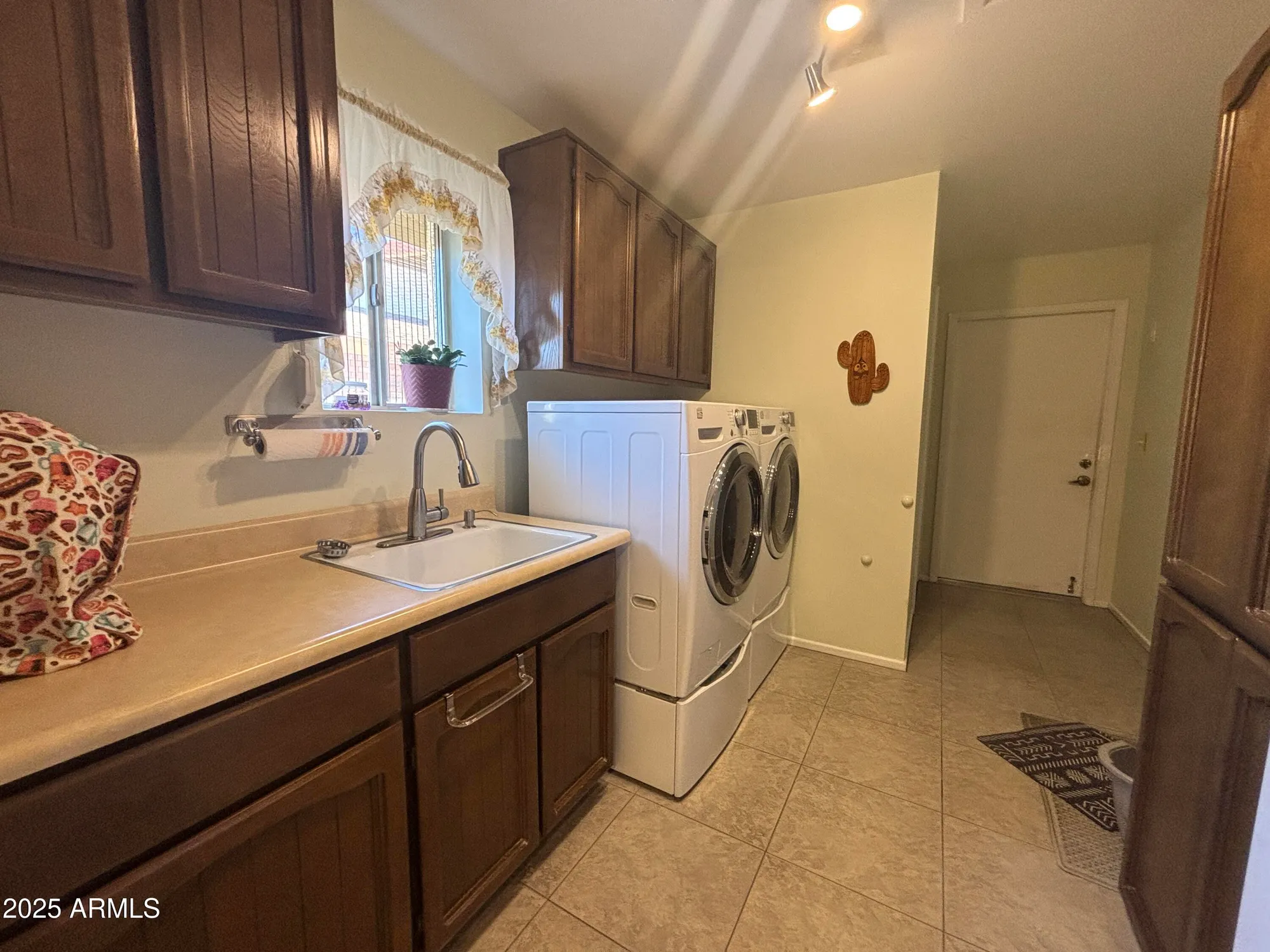 Property Slideshow image 23 of 49 | 4731 e flossmoor cir, Mesa, AZ, 85206