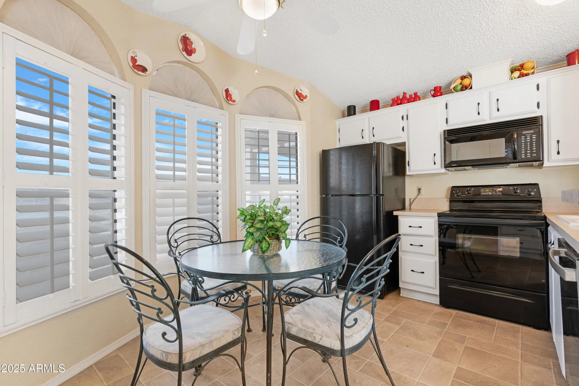 Property Slideshow image 11 of 55 | 6114 s sawgrass dr, Chandler, AZ, 85249