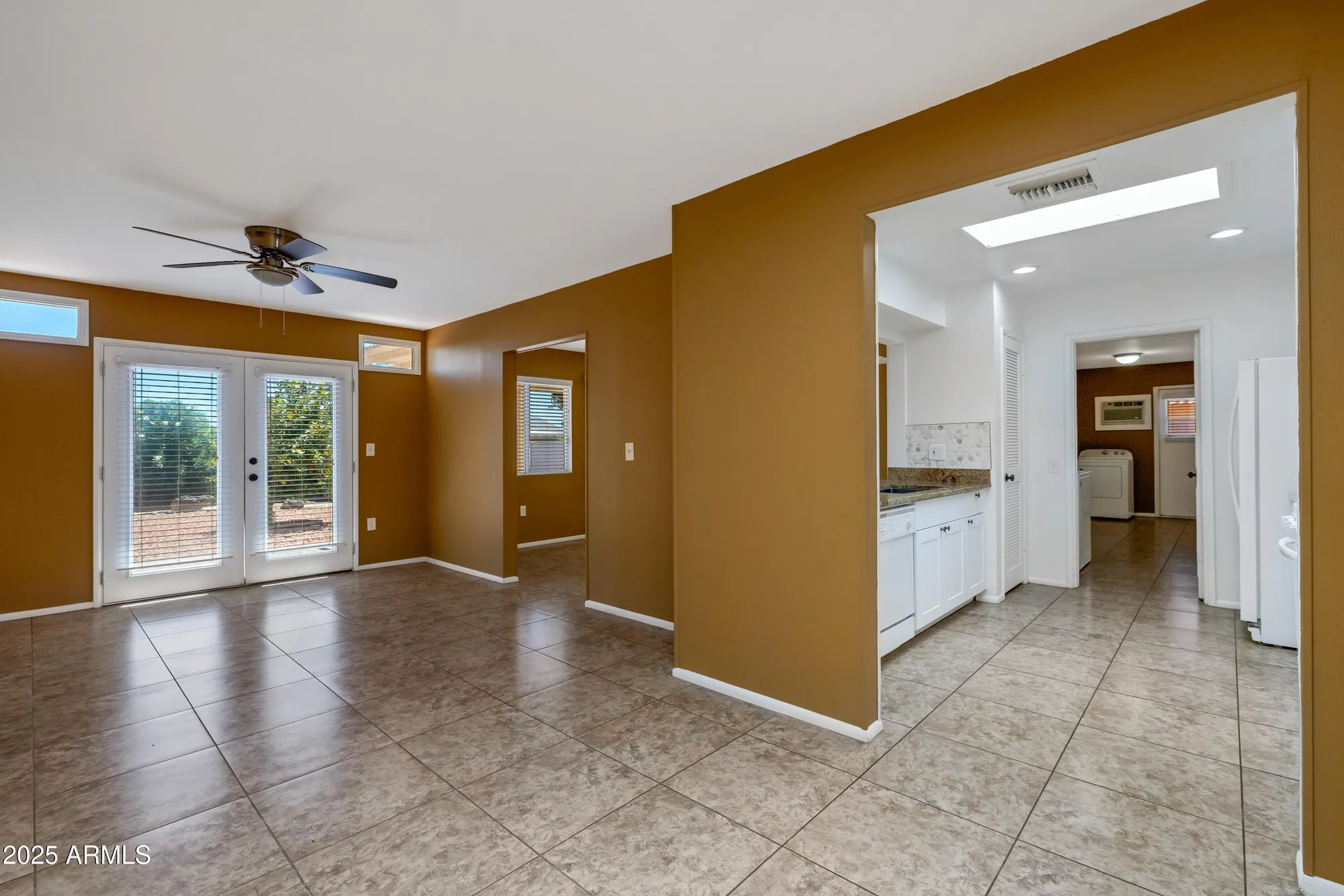 Property Slideshow image 8 of 36 | 9425 w rolling hills dr, Sun City, AZ, 85351