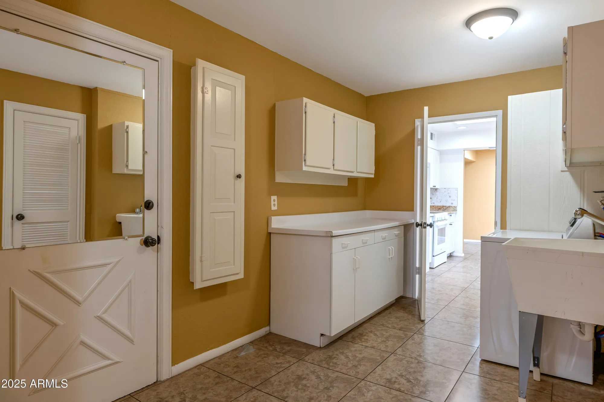 Property Slideshow image 30 of 36 | 9425 w rolling hills dr, Sun City, AZ, 85351