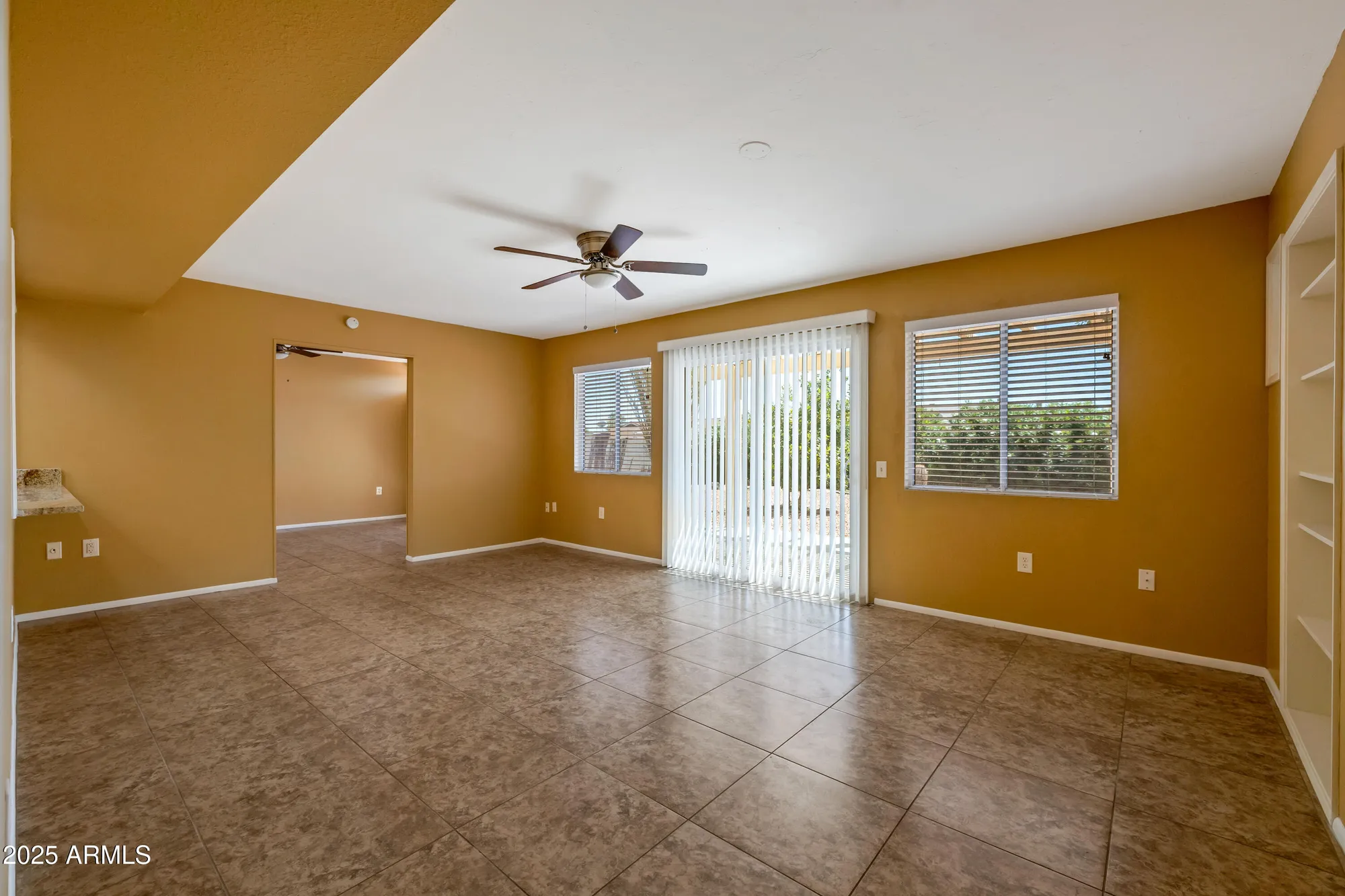 Property Slideshow image 20 of 36 | 9425 w rolling hills dr, Sun City, AZ, 85351
