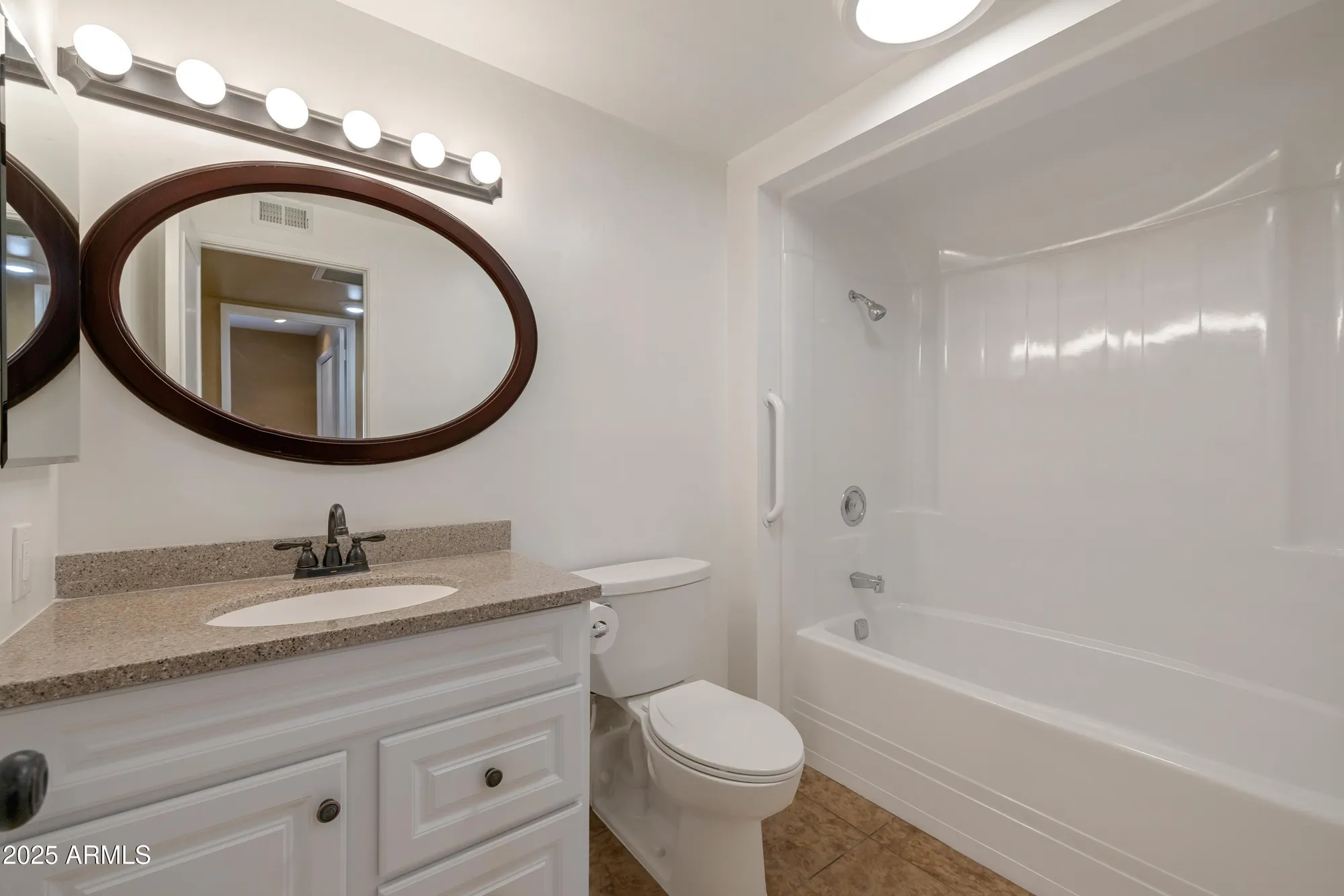 Property Slideshow image 28 of 36 | 9425 w rolling hills dr, Sun City, AZ, 85351