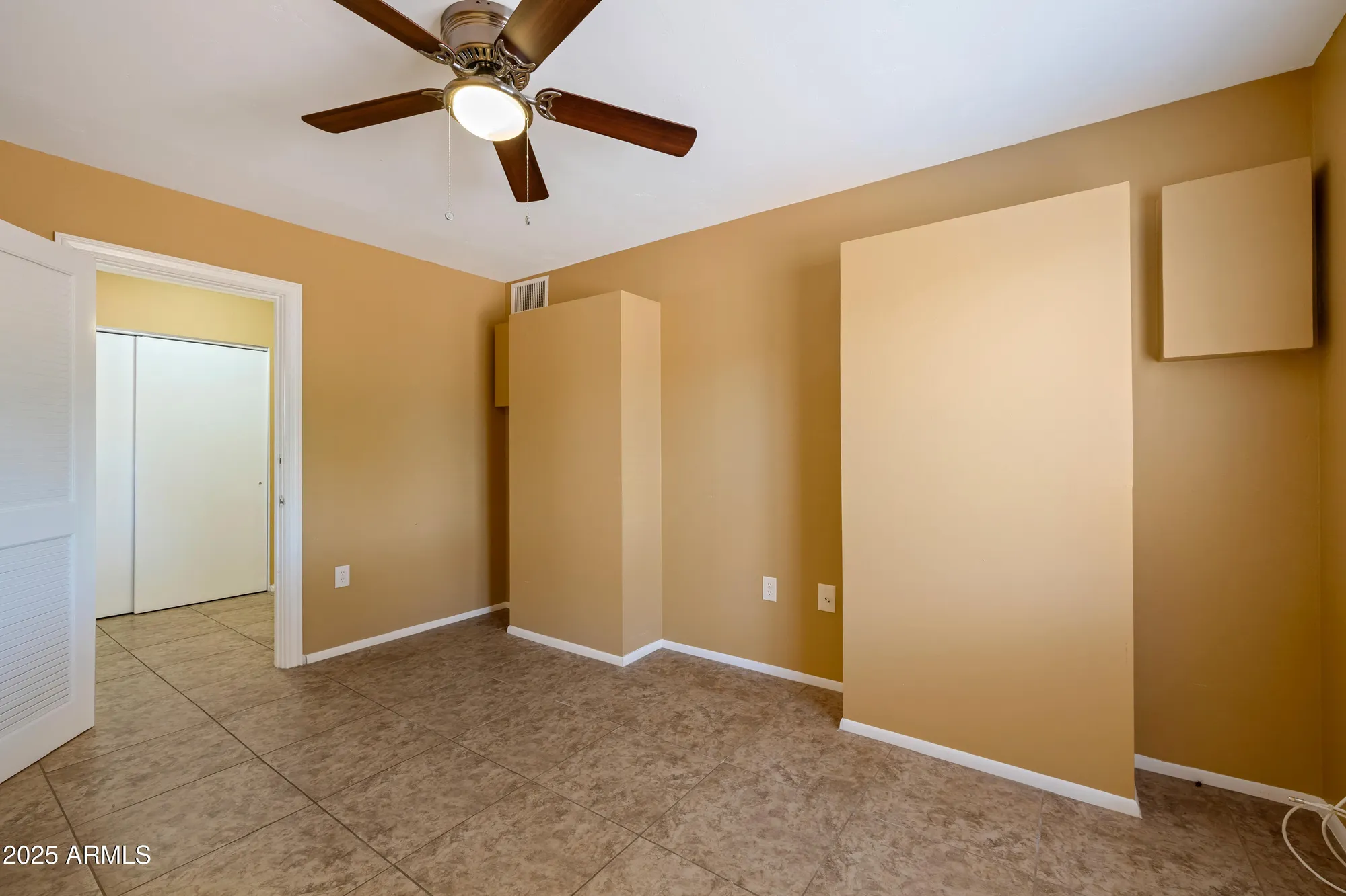 Property Slideshow image 31 of 36 | 9425 w rolling hills dr, Sun City, AZ, 85351
