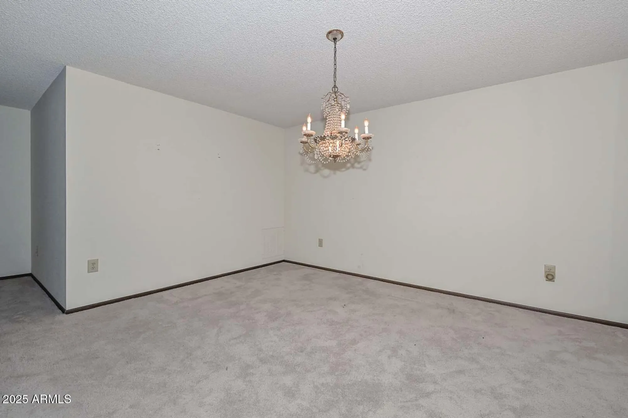 Property Slideshow image 17 of 47 | 13215 n lakeforest dr, Sun City, AZ, 85351