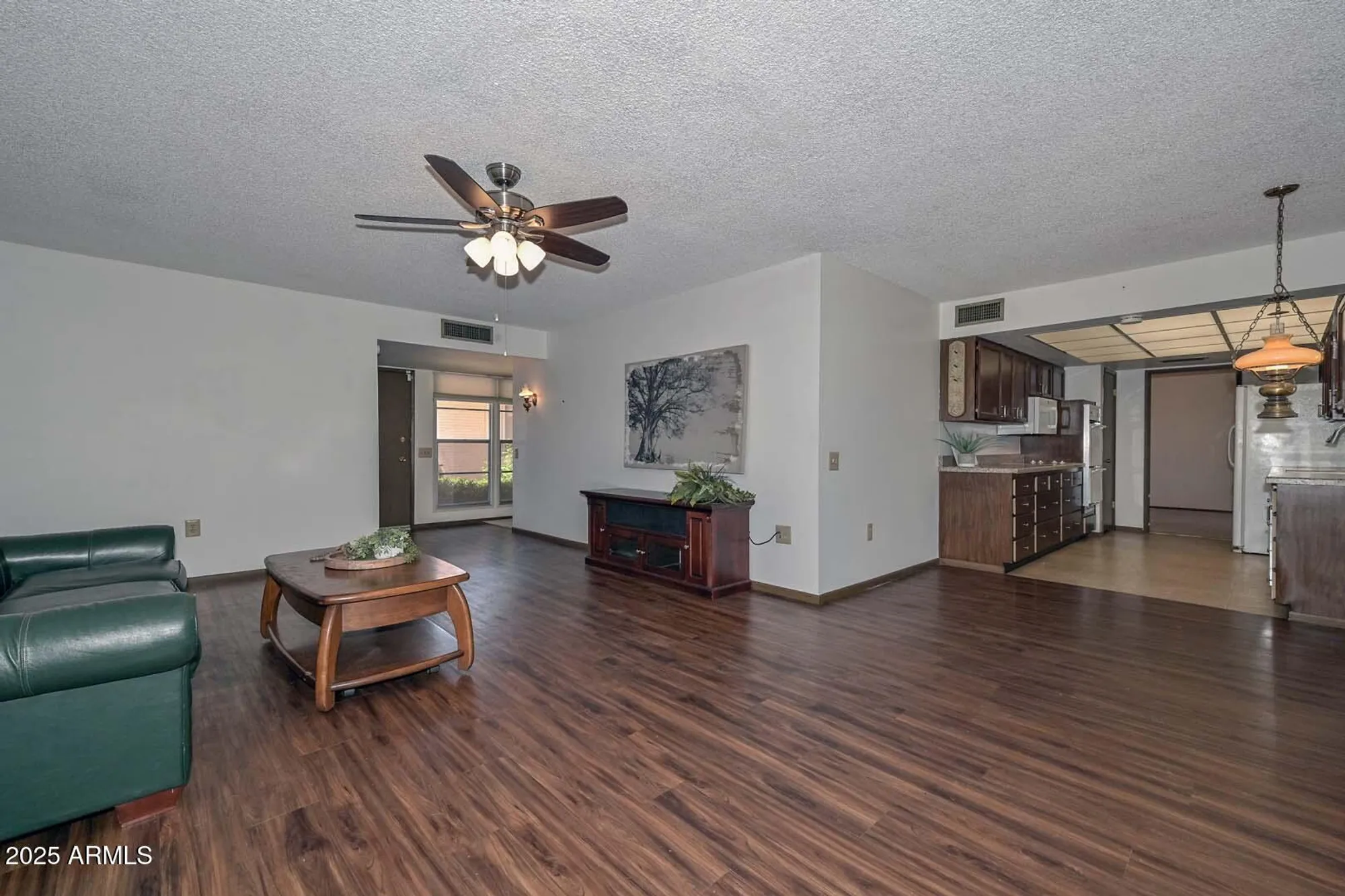 Property Slideshow image 9 of 47 | 13215 n lakeforest dr, Sun City, AZ, 85351