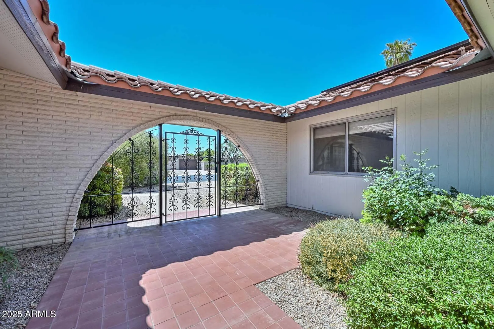 Property Slideshow image 5 of 47 | 13215 n lakeforest dr, Sun City, AZ, 85351