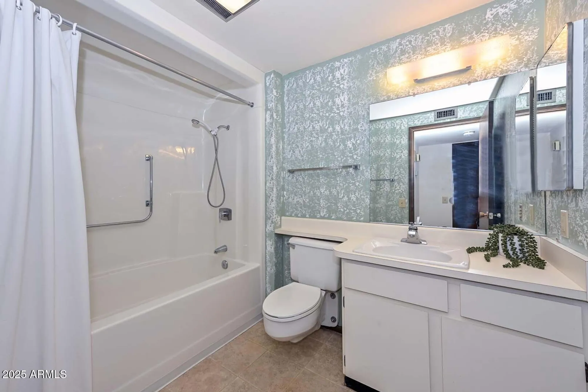 Property Slideshow image 32 of 47 | 13215 n lakeforest dr, Sun City, AZ, 85351