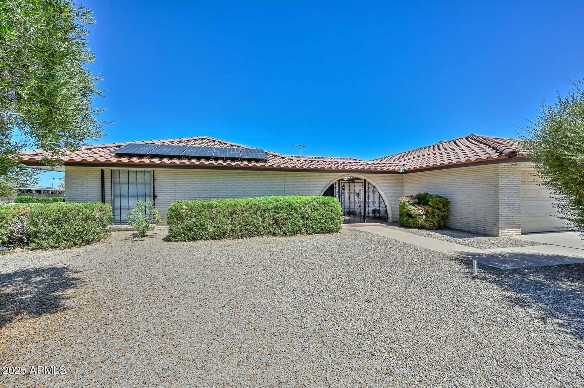 Property Slideshow image 2 of 47 | 13215 n lakeforest dr, Sun City, AZ, 85351