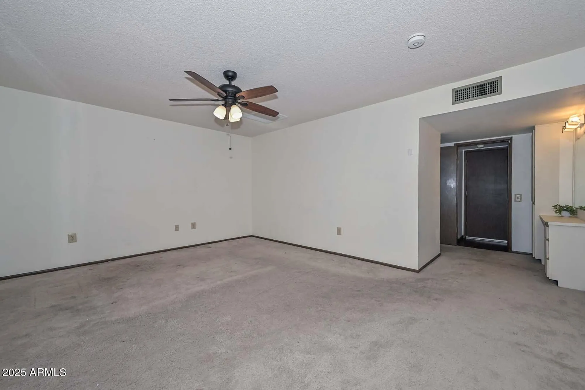 Property Slideshow image 21 of 47 | 13215 n lakeforest dr, Sun City, AZ, 85351