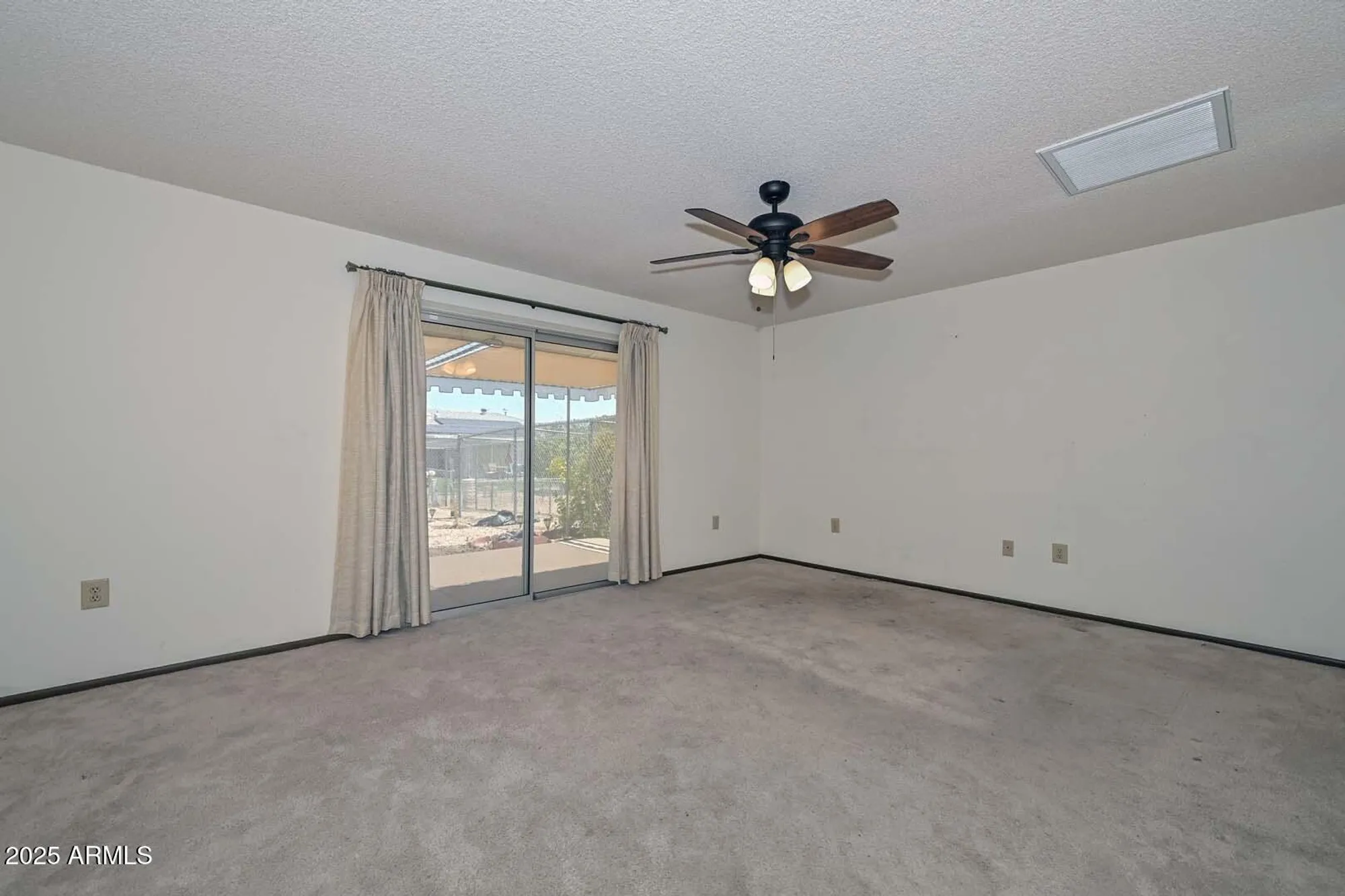 Property Slideshow image 22 of 47 | 13215 n lakeforest dr, Sun City, AZ, 85351