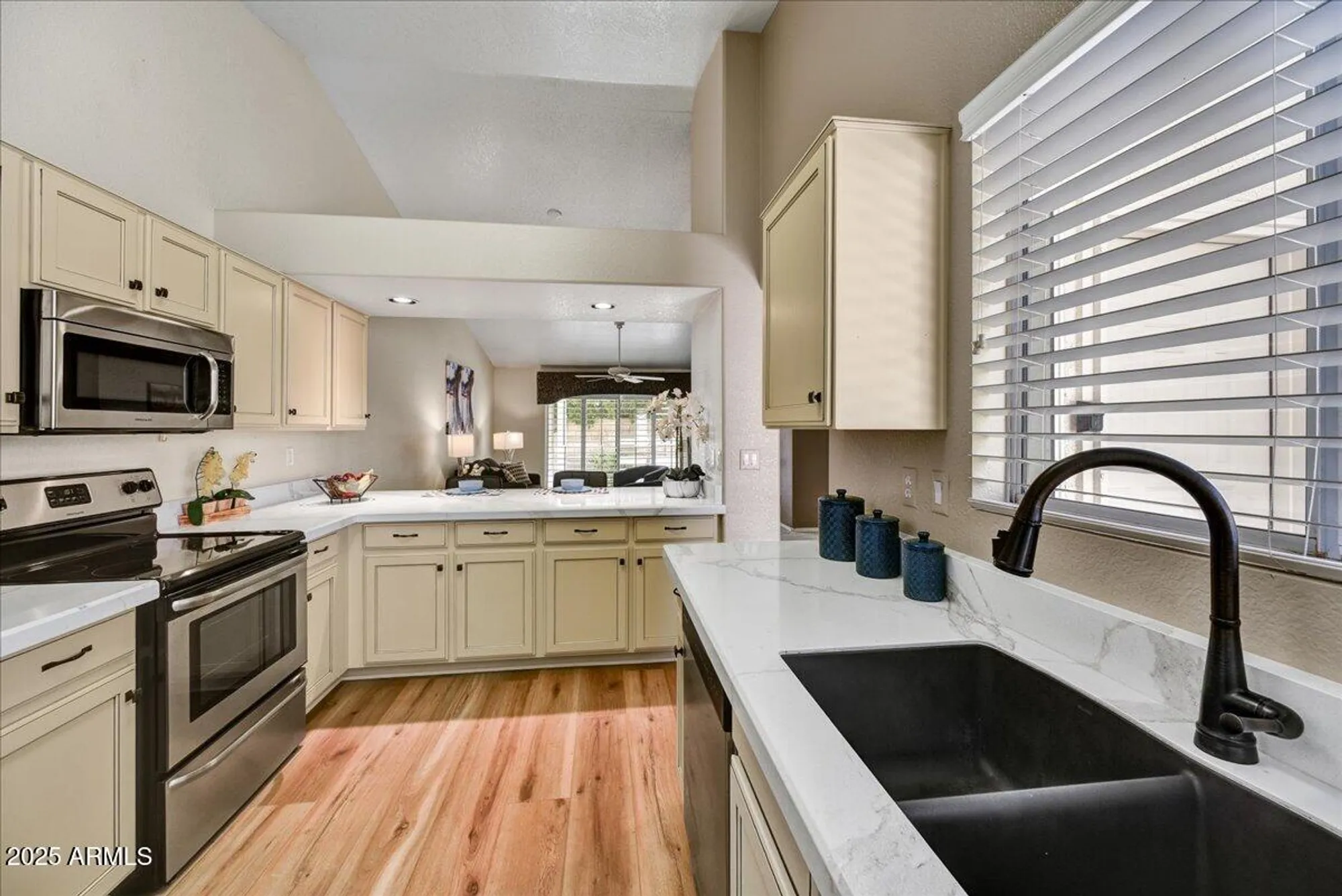 Property Slideshow image 7 of 16 | 10347 w mohawk ln, Peoria, AZ, 85382