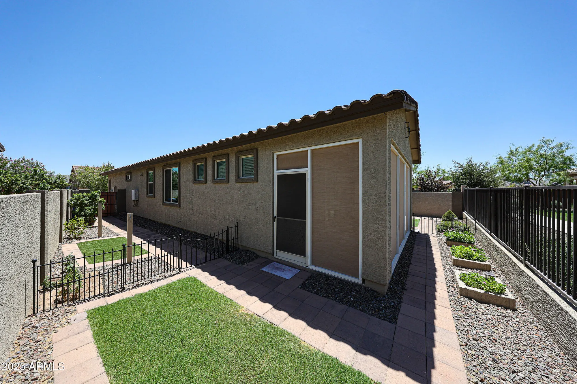 Property Slideshow image 18 of 37 | 24746 n 171st ln, Surprise, AZ, 85387