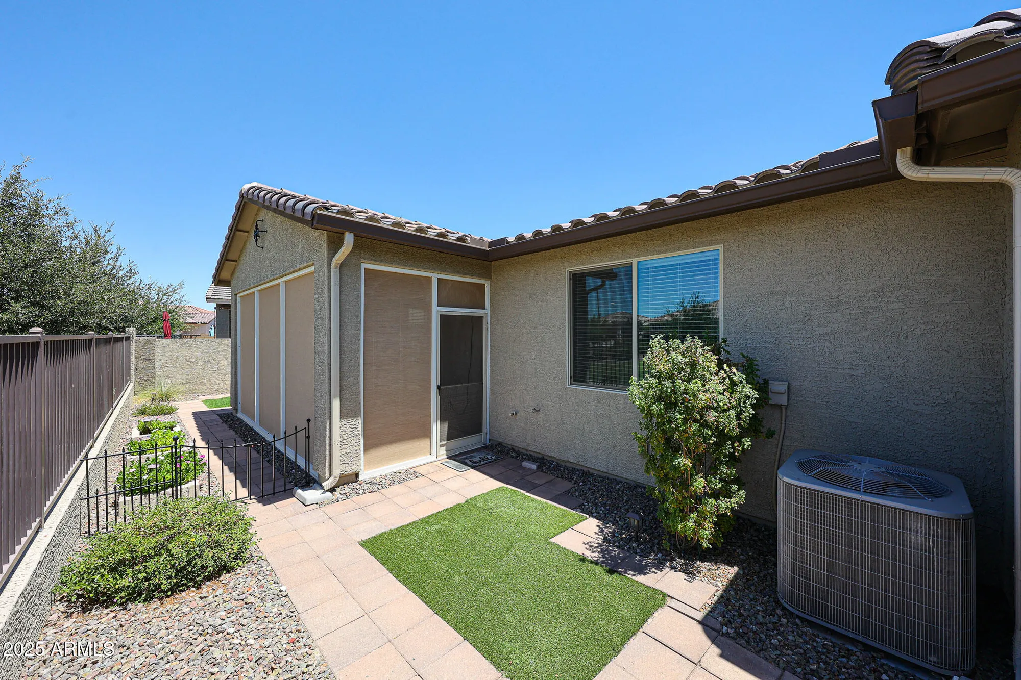 Property Slideshow image 19 of 37 | 24746 n 171st ln, Surprise, AZ, 85387