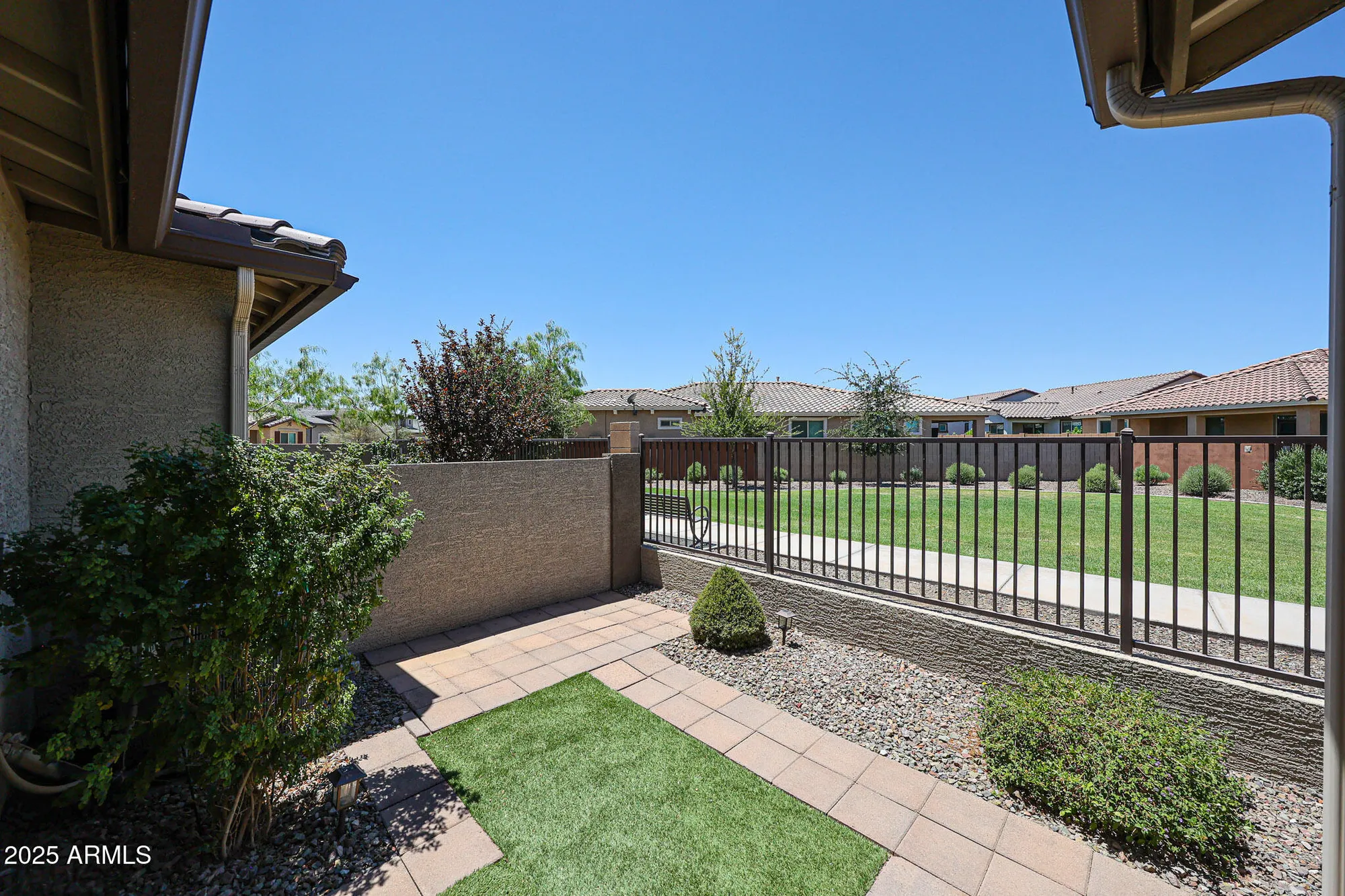 Property Slideshow image 20 of 37 | 24746 n 171st ln, Surprise, AZ, 85387