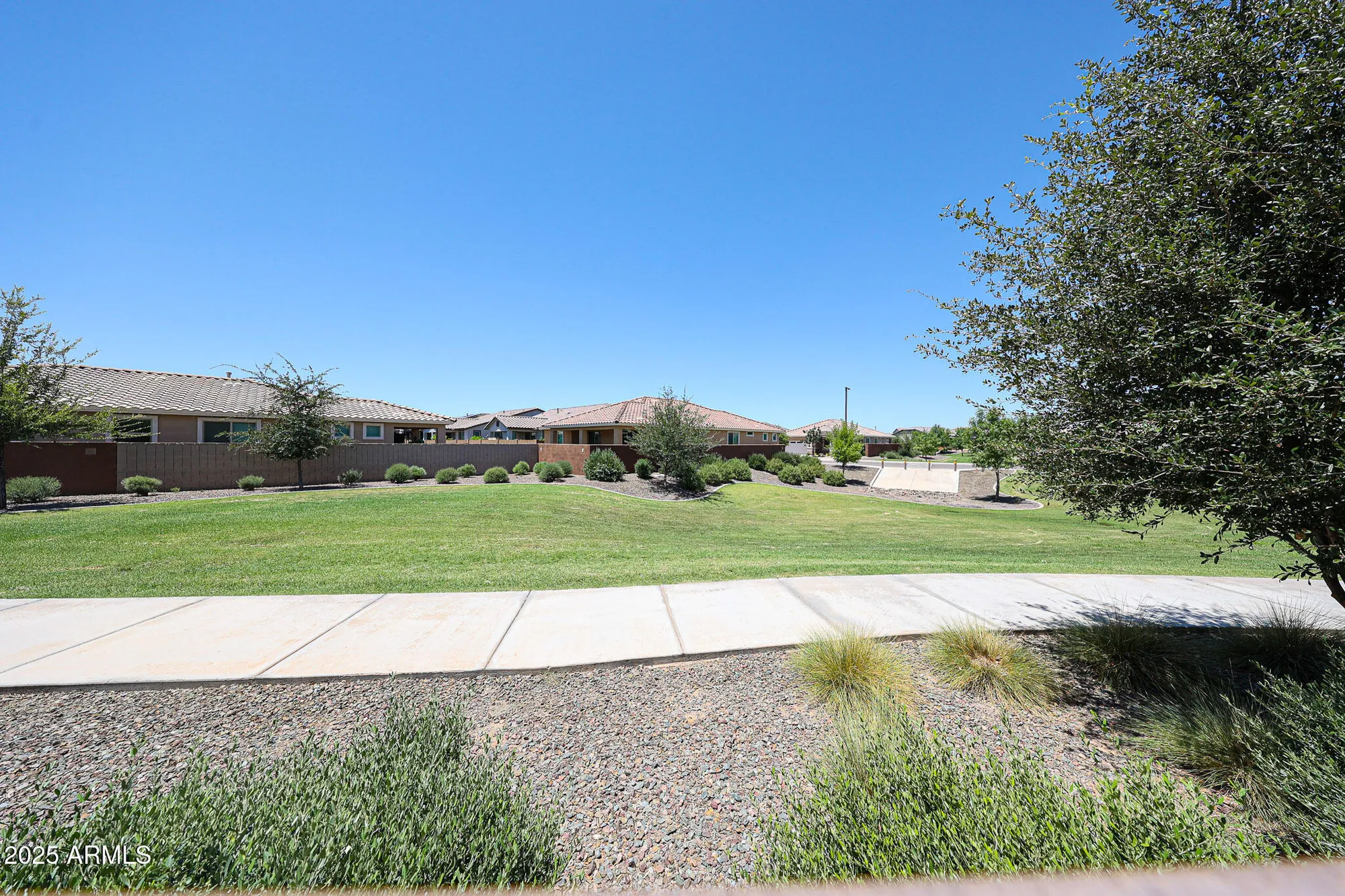Property Slideshow image 23 of 37 | 24746 n 171st ln, Surprise, AZ, 85387