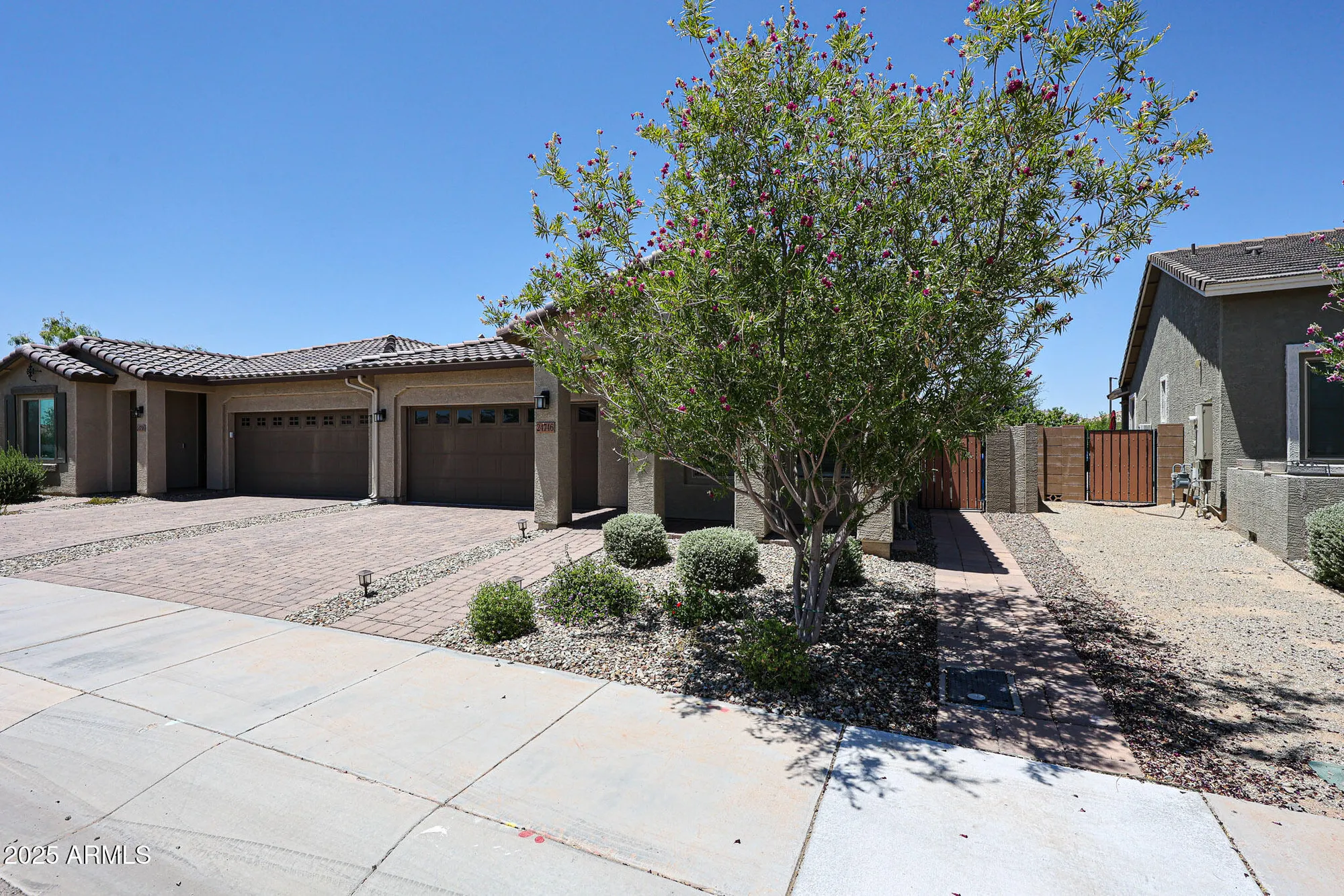 Property Slideshow image 26 of 37 | 24746 n 171st ln, Surprise, AZ, 85387