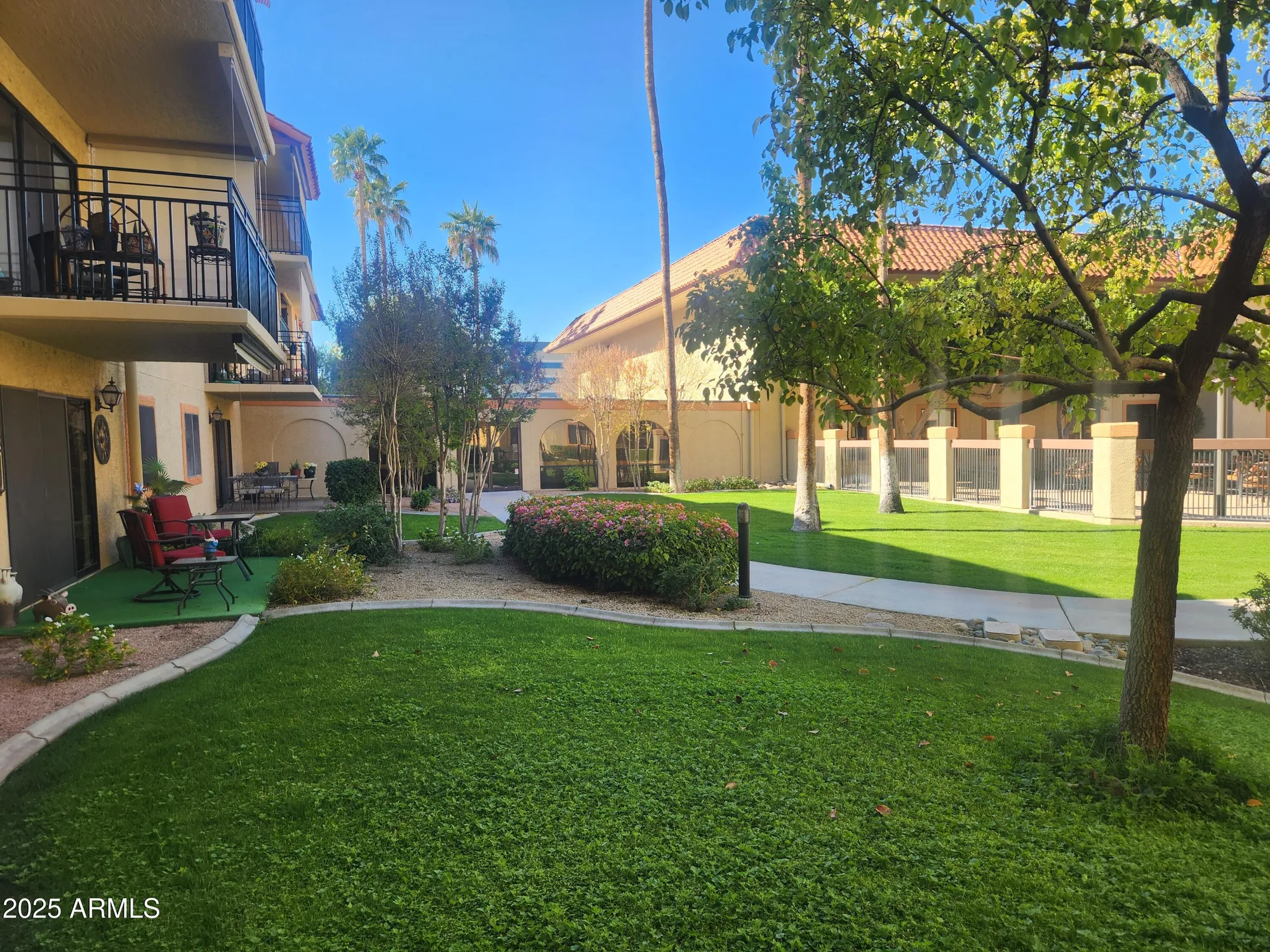 Property Slideshow image 2 of 19 | 10330 w thunderbird blvd c103, Sun City, AZ, 85351