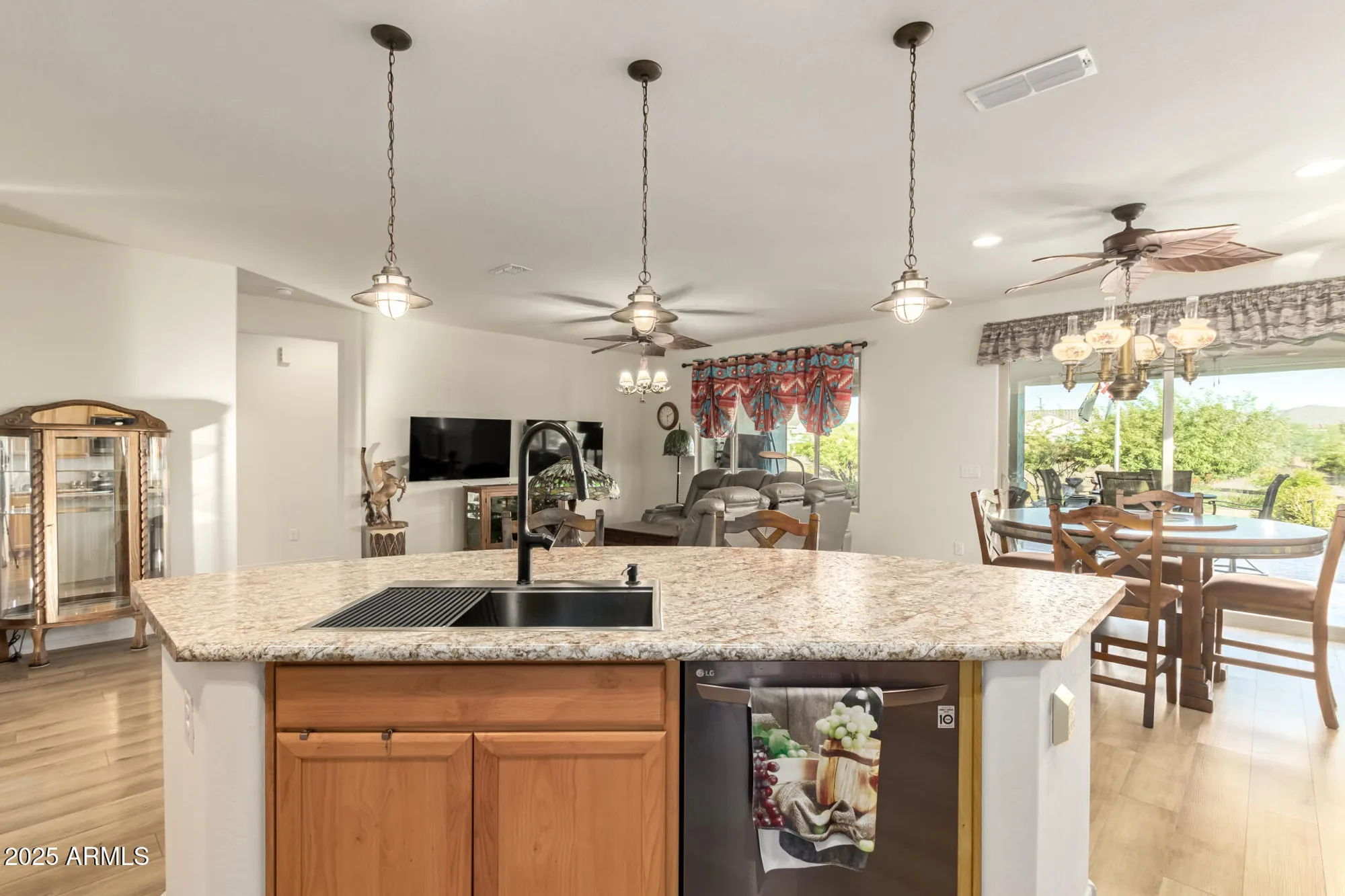 Property Slideshow image 16 of 48 | 20379 n wagner wash dr, Buckeye, AZ, 85396
