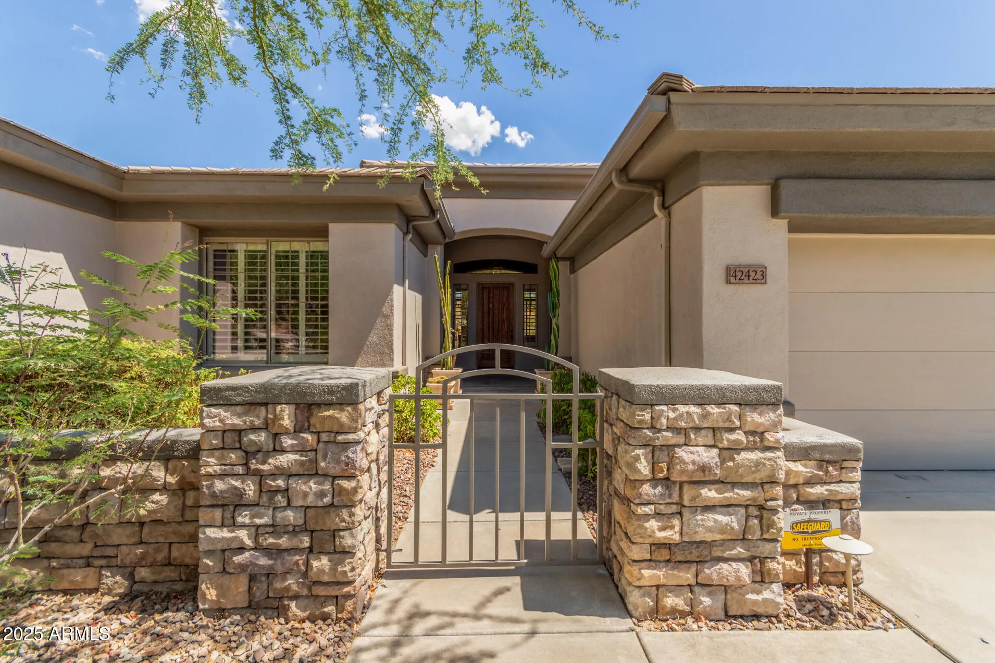 Property Slideshow image 8 of 85 | 42423 n cross timbers ct, Anthem, AZ, 85086