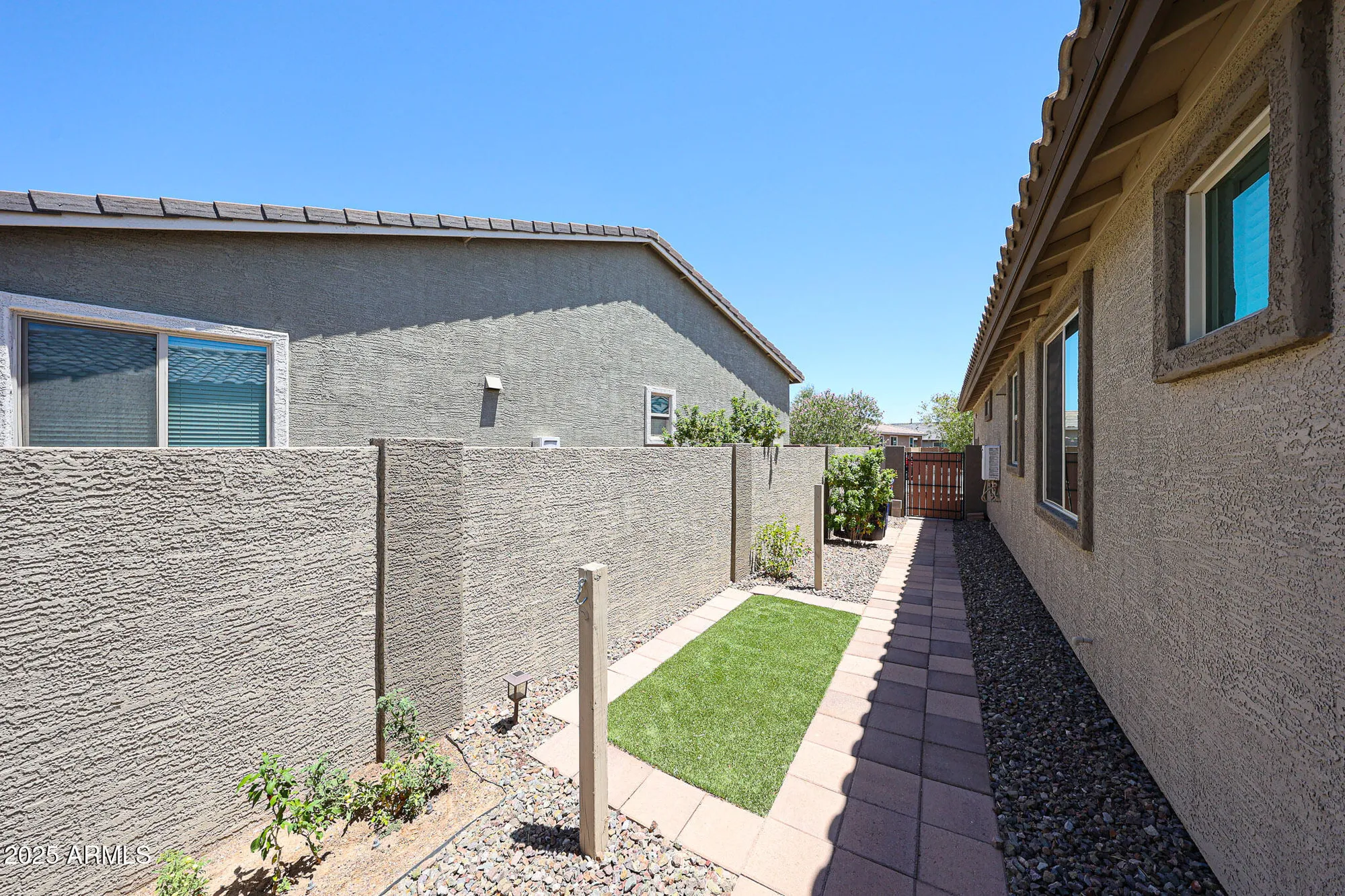 Property Slideshow image 21 of 37 | 24746 n 171st ln, Surprise, AZ, 85387