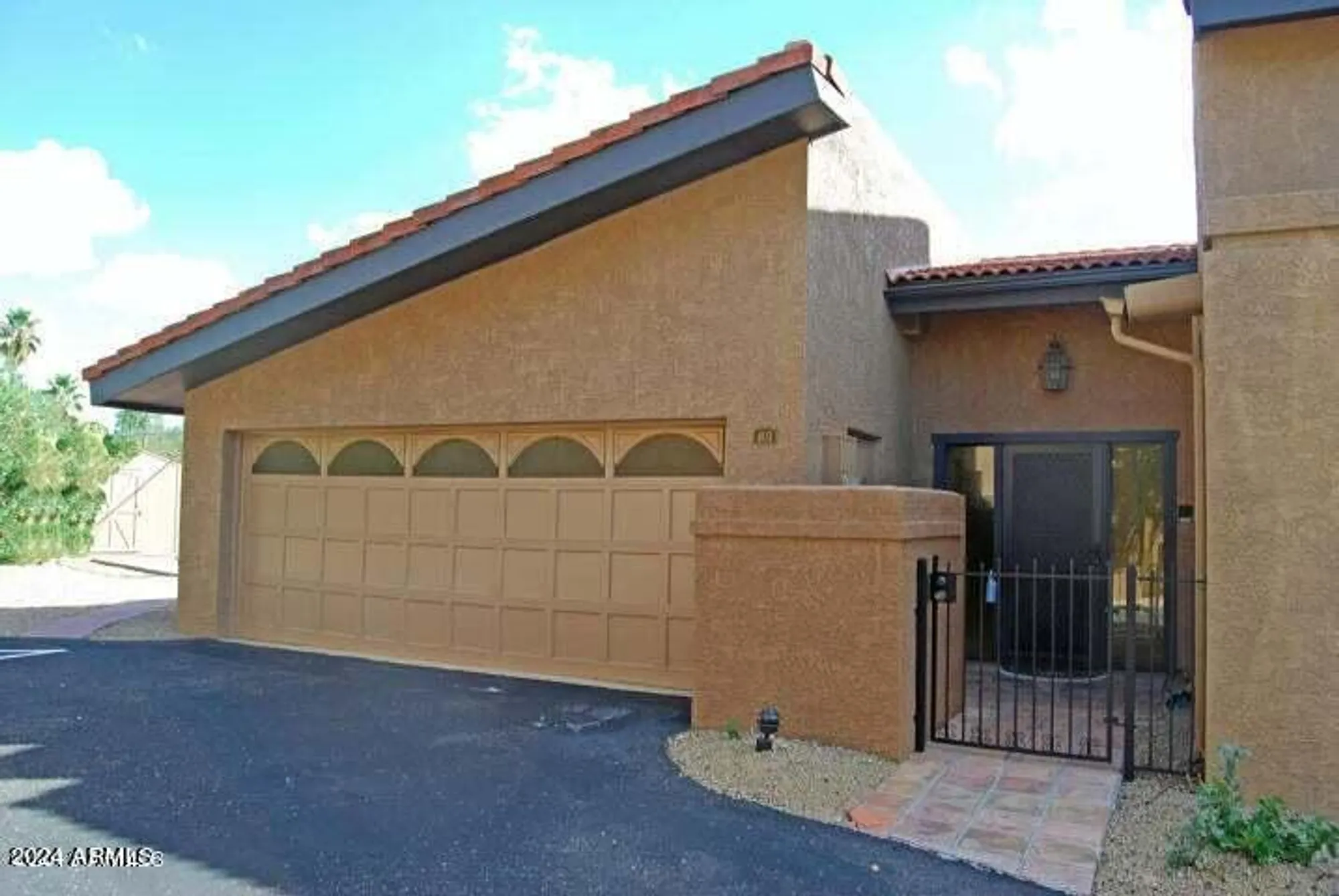 Property Slideshow image 1 of 16 | 7435 e sundance trl 403, Carefree, AZ, 85377