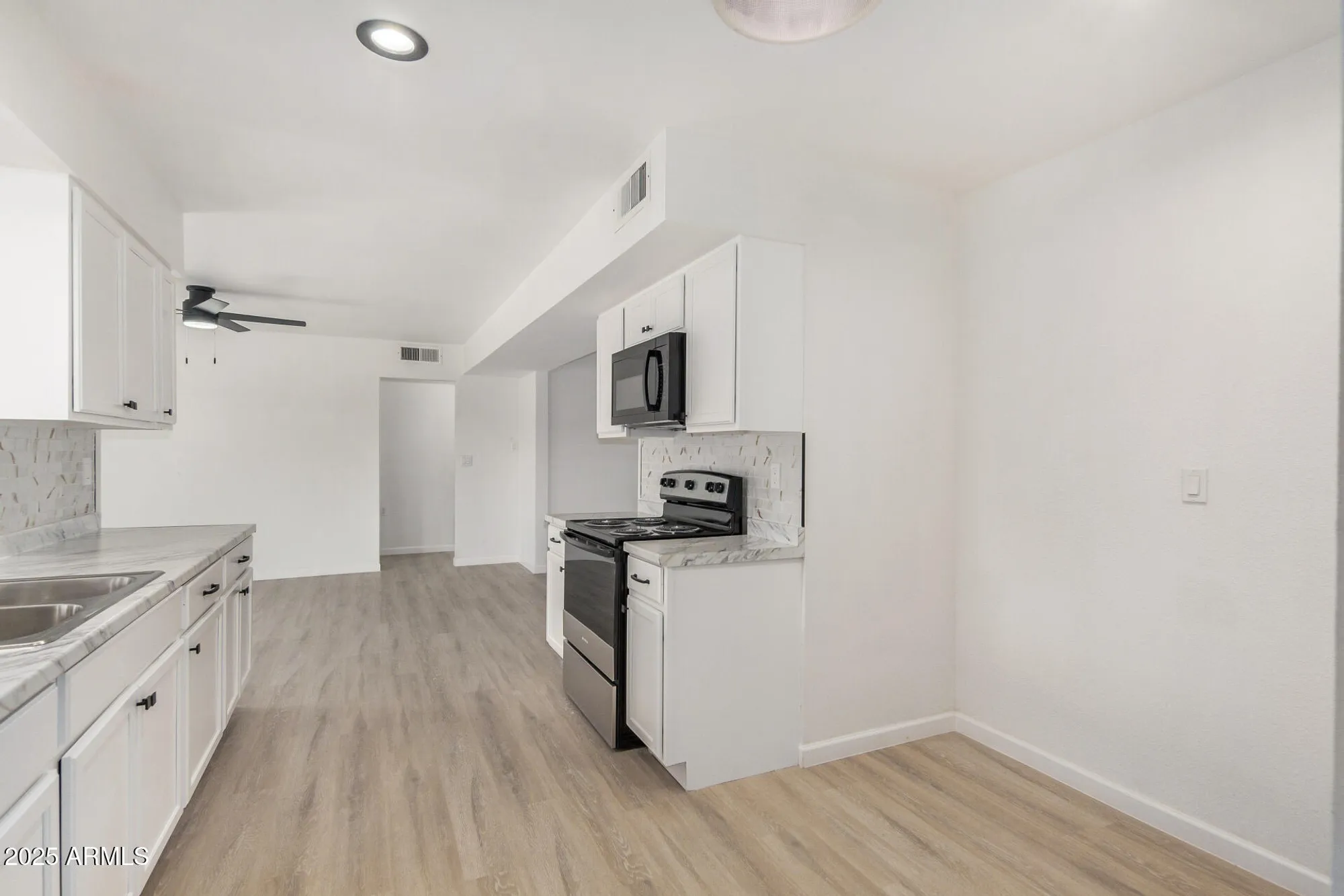 Property Slideshow image 13 of 44 | 10076 w peoria ave, Sun City, AZ, 85351