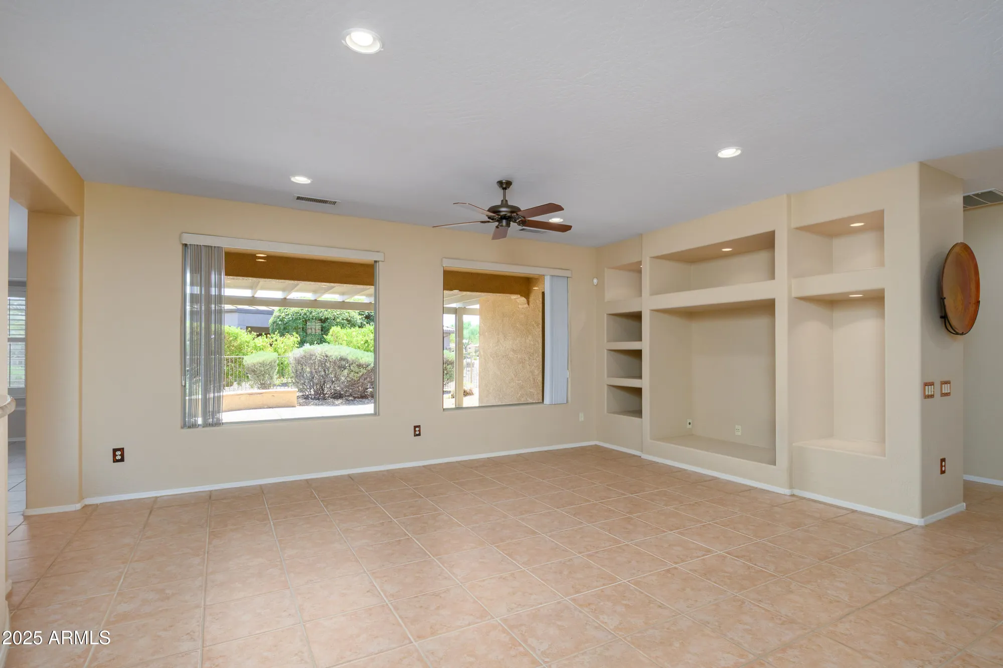 Property Slideshow image 3 of 39 | 19141 n tamarisk flower way, Surprise, AZ, 85387