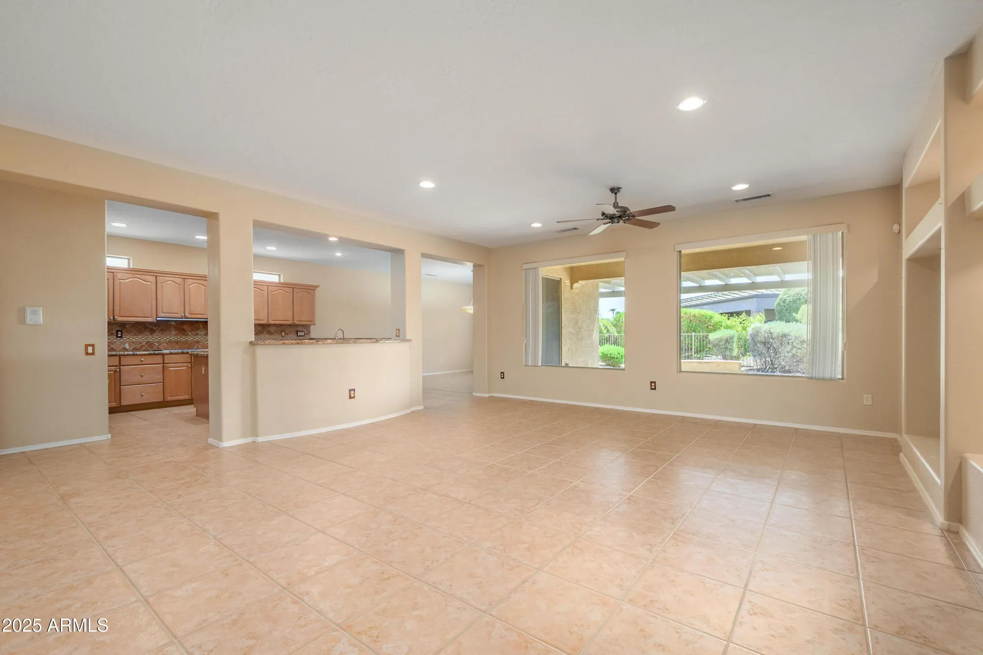 Property Slideshow image 7 of 39 | 19141 n tamarisk flower way, Surprise, AZ, 85387