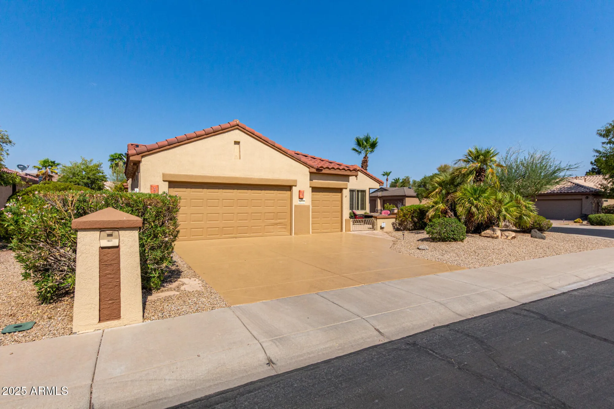 Property Slideshow image 33 of 37 | 18321 n kokopelli ct, Surprise, AZ, 85374