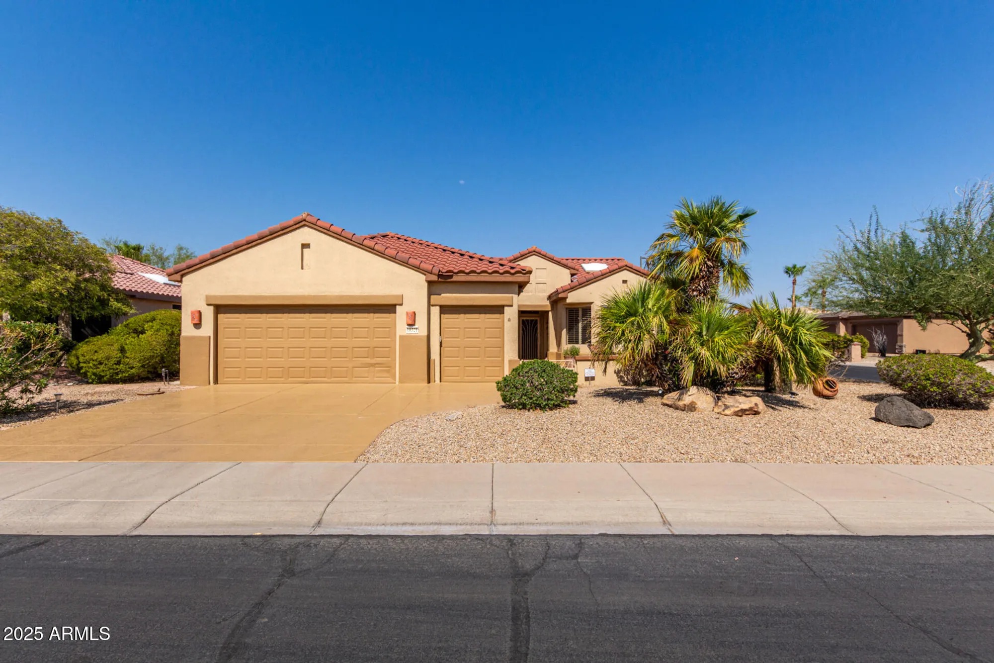 Property Slideshow image 31 of 37 | 18321 n kokopelli ct, Surprise, AZ, 85374