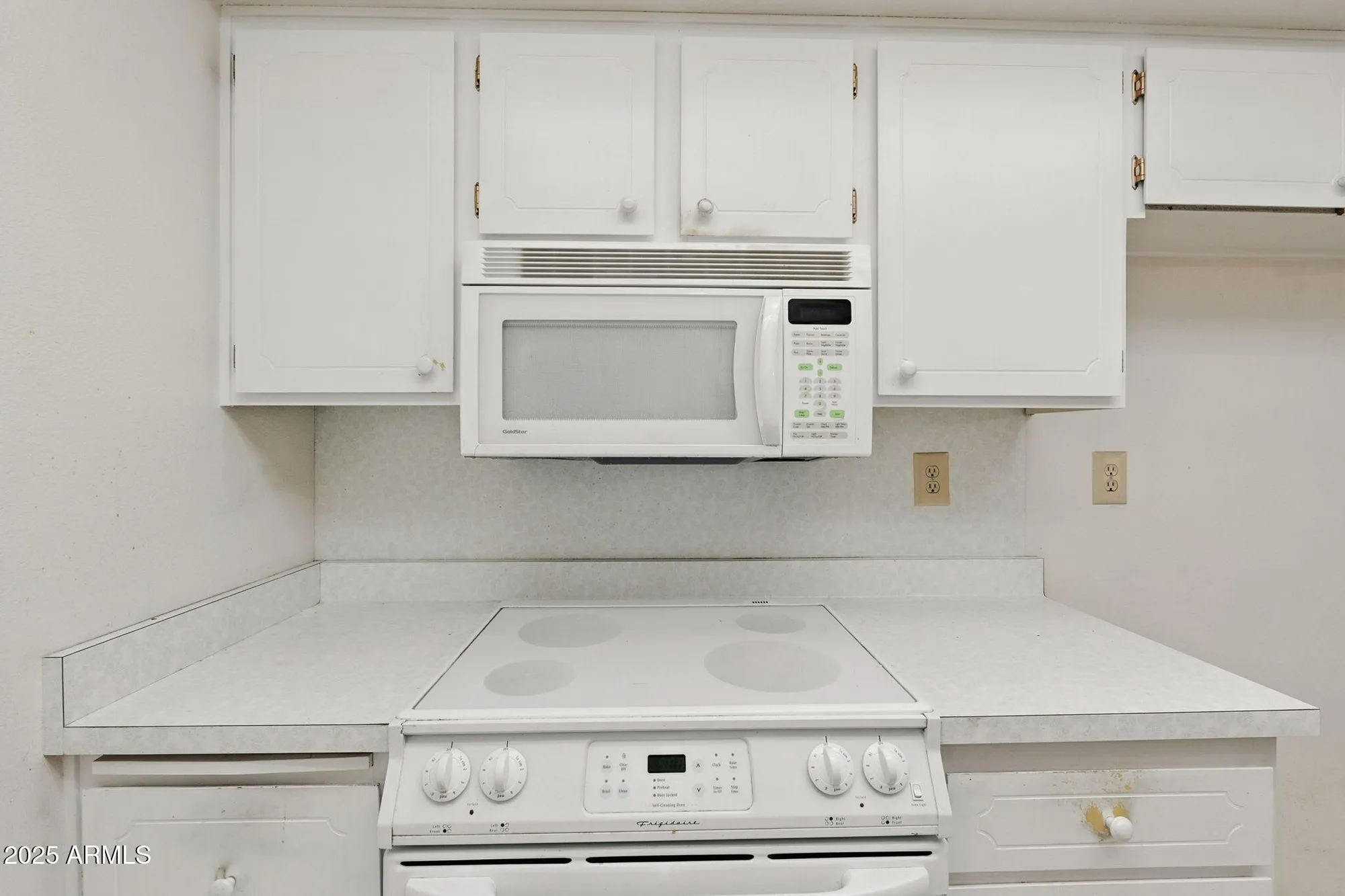 Property Slideshow image 10 of 35 | 10072 w lancaster dr, Sun City, AZ, 85351