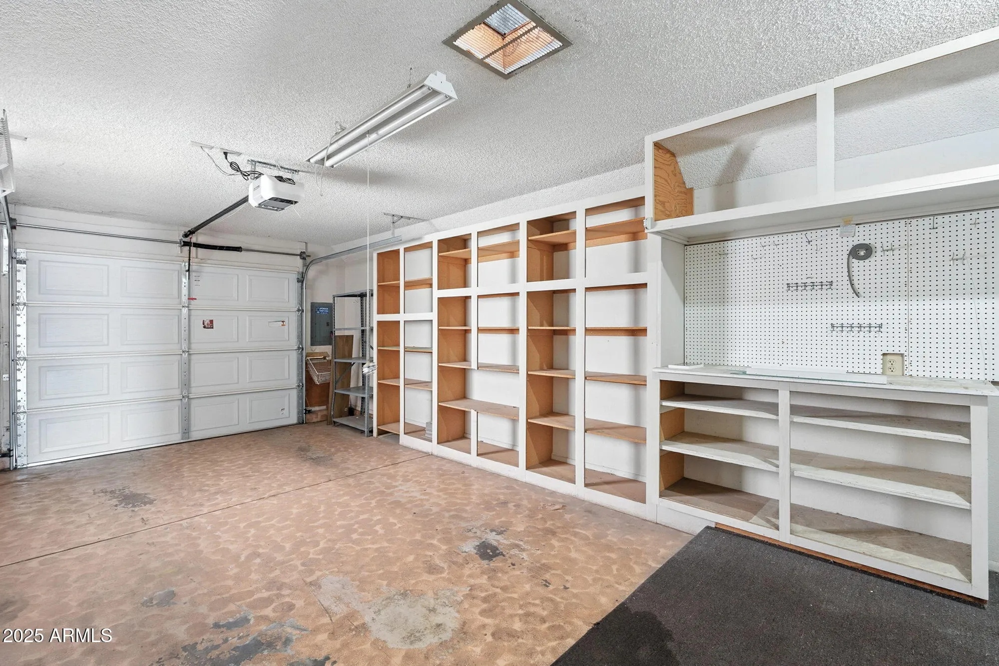 Property Slideshow image 29 of 35 | 10072 w lancaster dr, Sun City, AZ, 85351