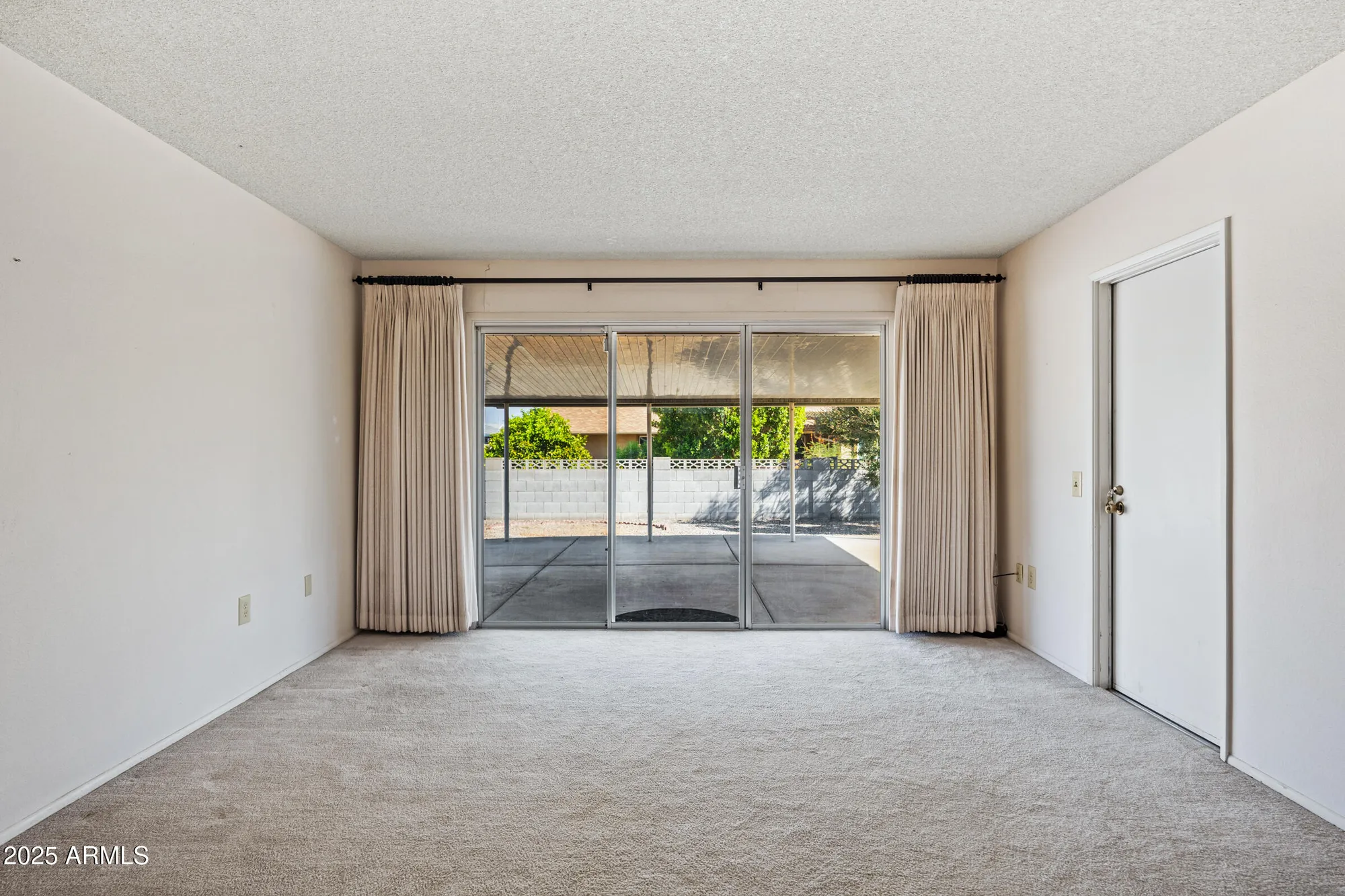 Property Slideshow image 18 of 26 | 11041 w pleasant valley rd, Sun City, AZ, 85351