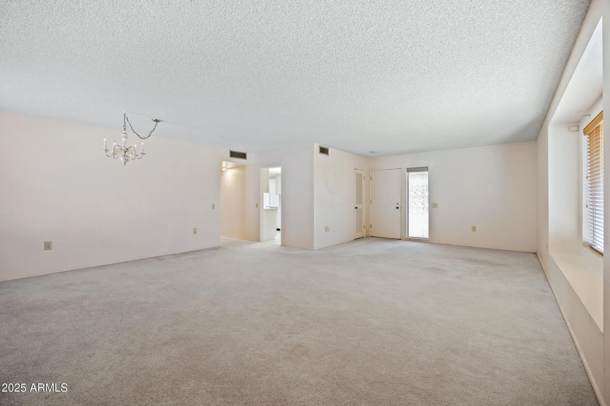 Property Slideshow image 4 of 26 | 11041 w pleasant valley rd, Sun City, AZ, 85351