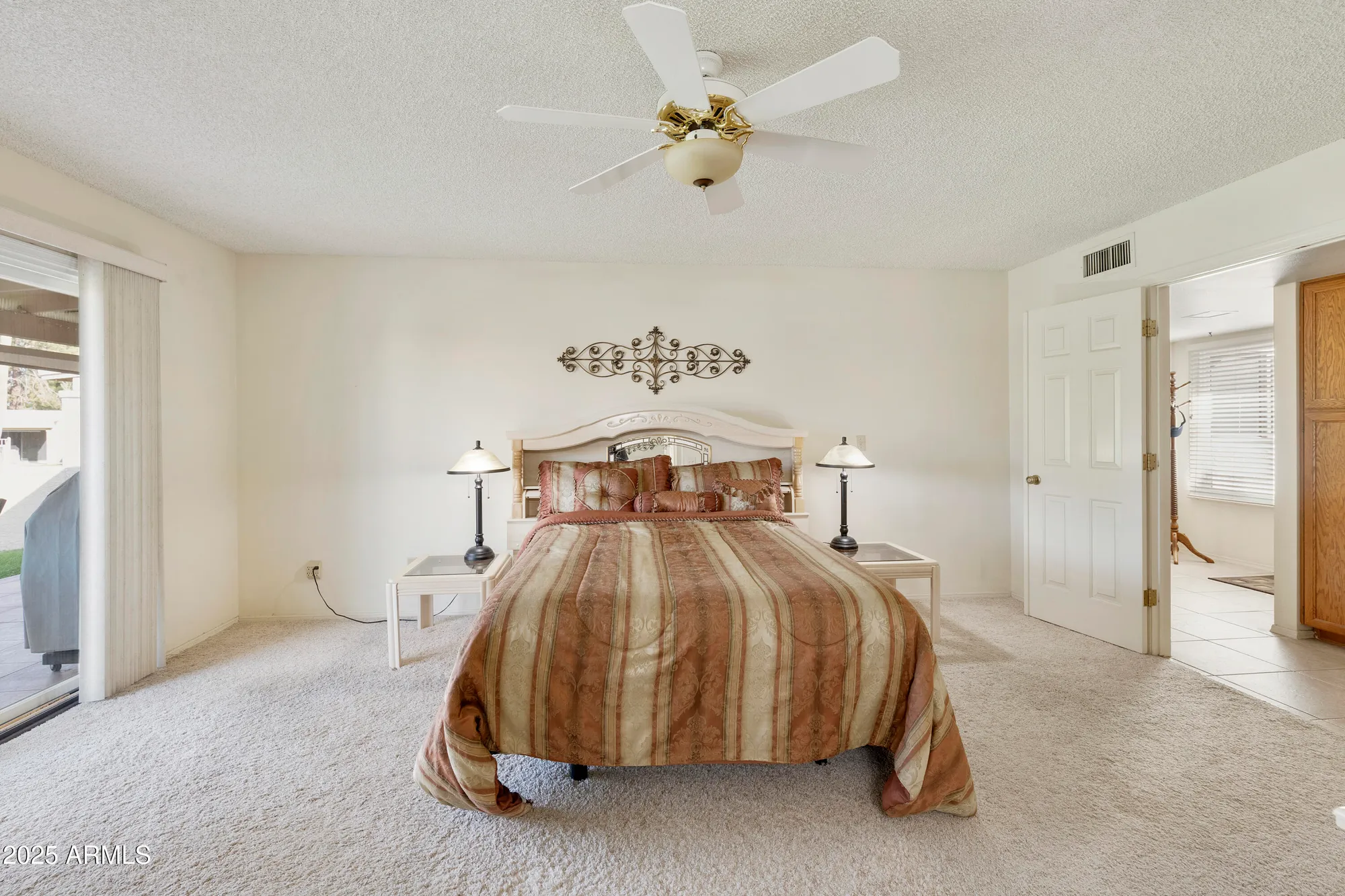 Property Slideshow image 15 of 52 | 718 s arrowwood way, Mesa, AZ, 85208