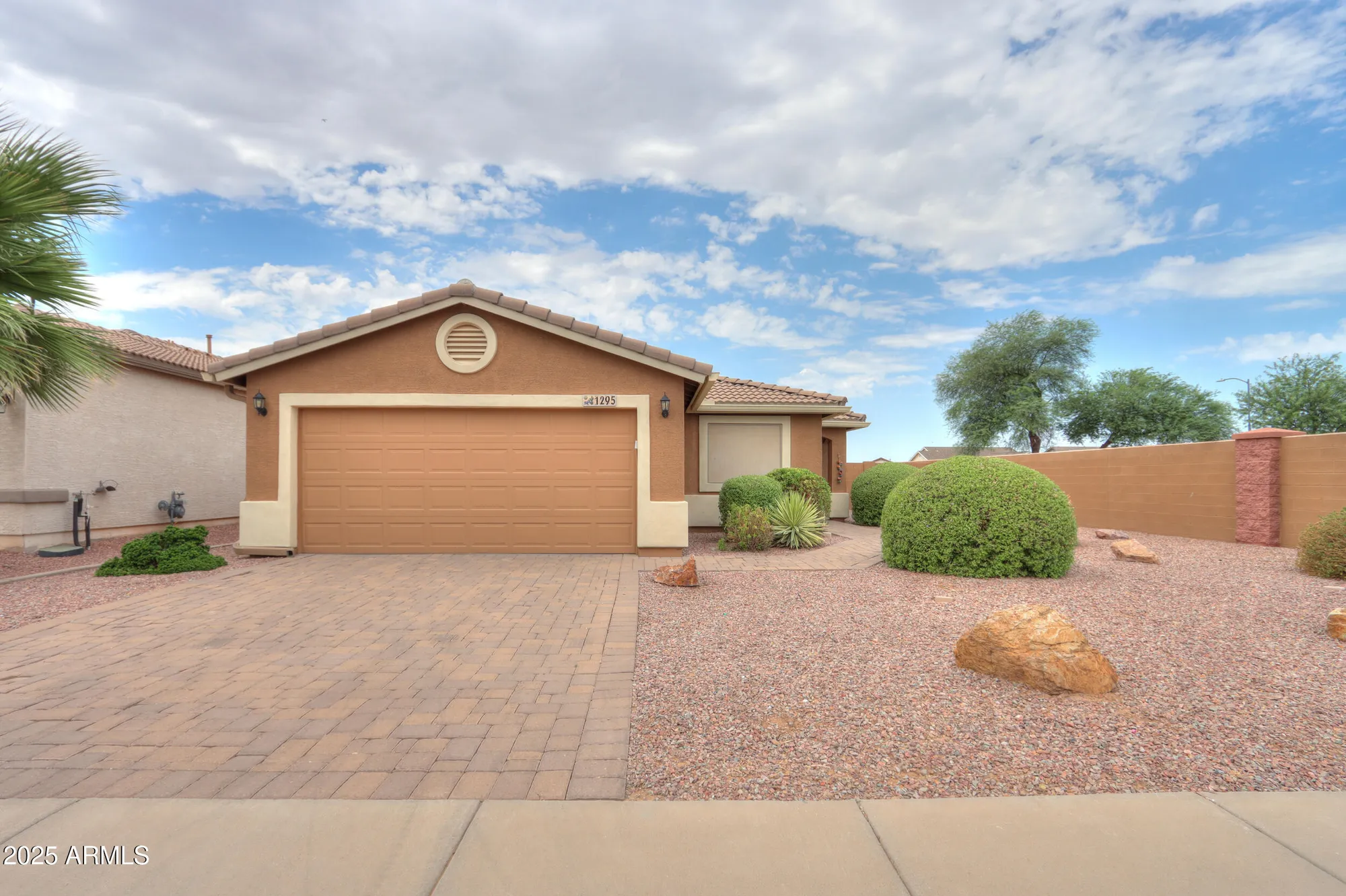 Property Slideshow image 2 of 50 | 1295 n lantana pl, Casa Grande, AZ, 85122