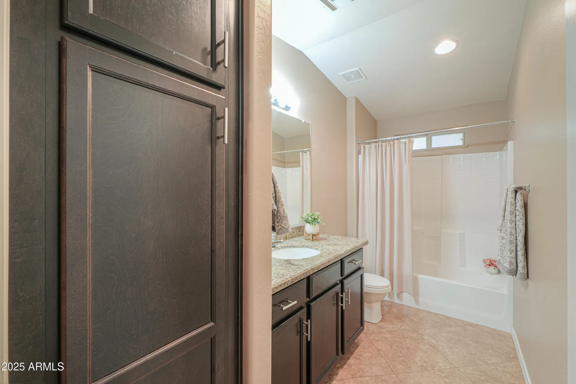 Property Slideshow image 18 of 50 | 1295 n lantana pl, Casa Grande, AZ, 85122