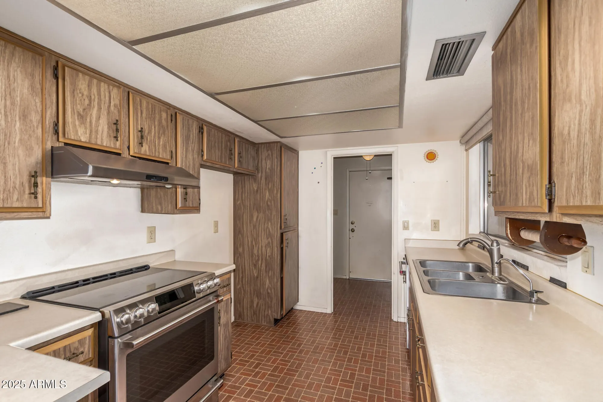 Property Slideshow image 14 of 40 | 9845 e michigan ave, Sun Lakes, AZ, 85248