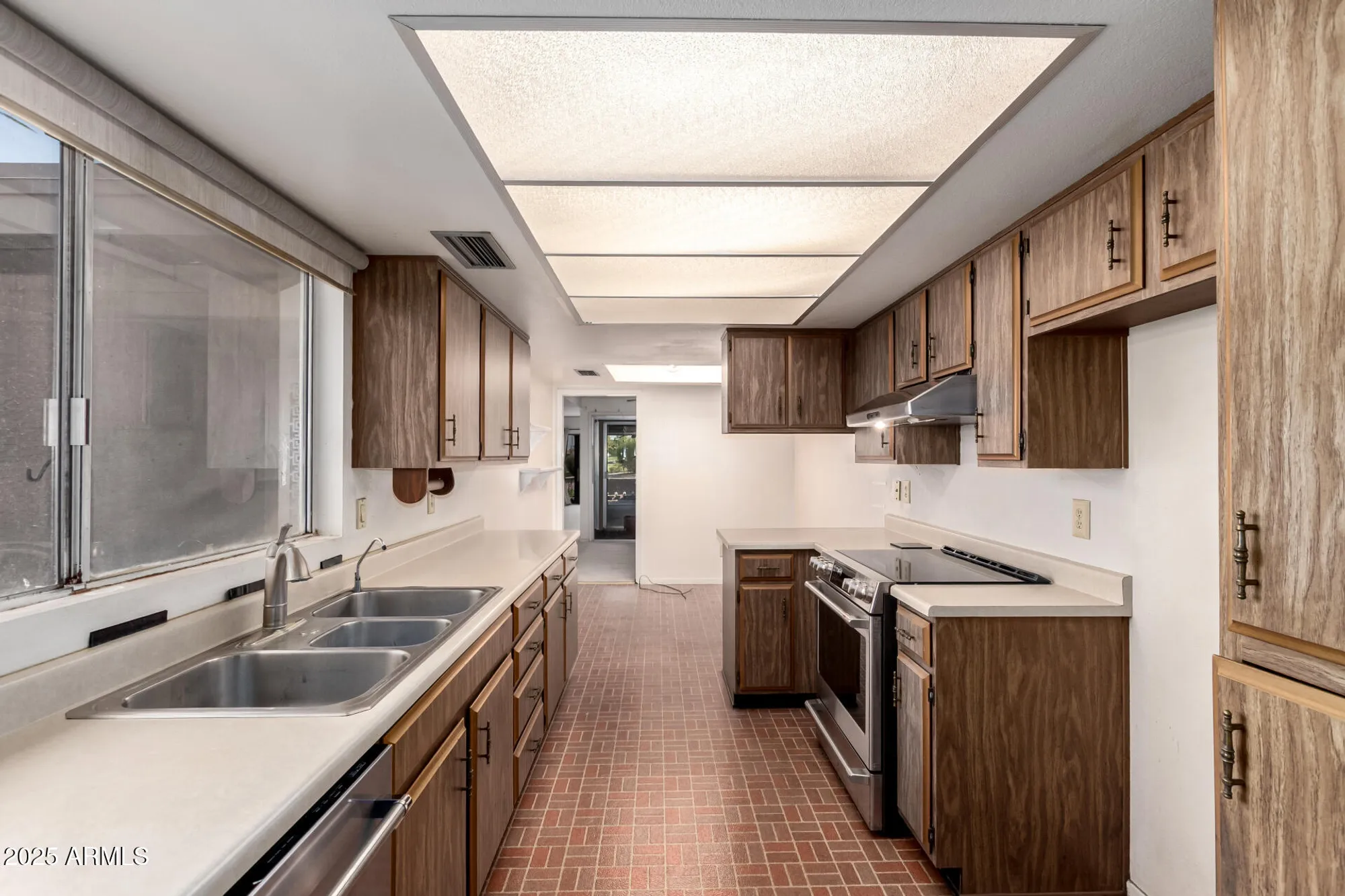 Property Slideshow image 12 of 40 | 9845 e michigan ave, Sun Lakes, AZ, 85248