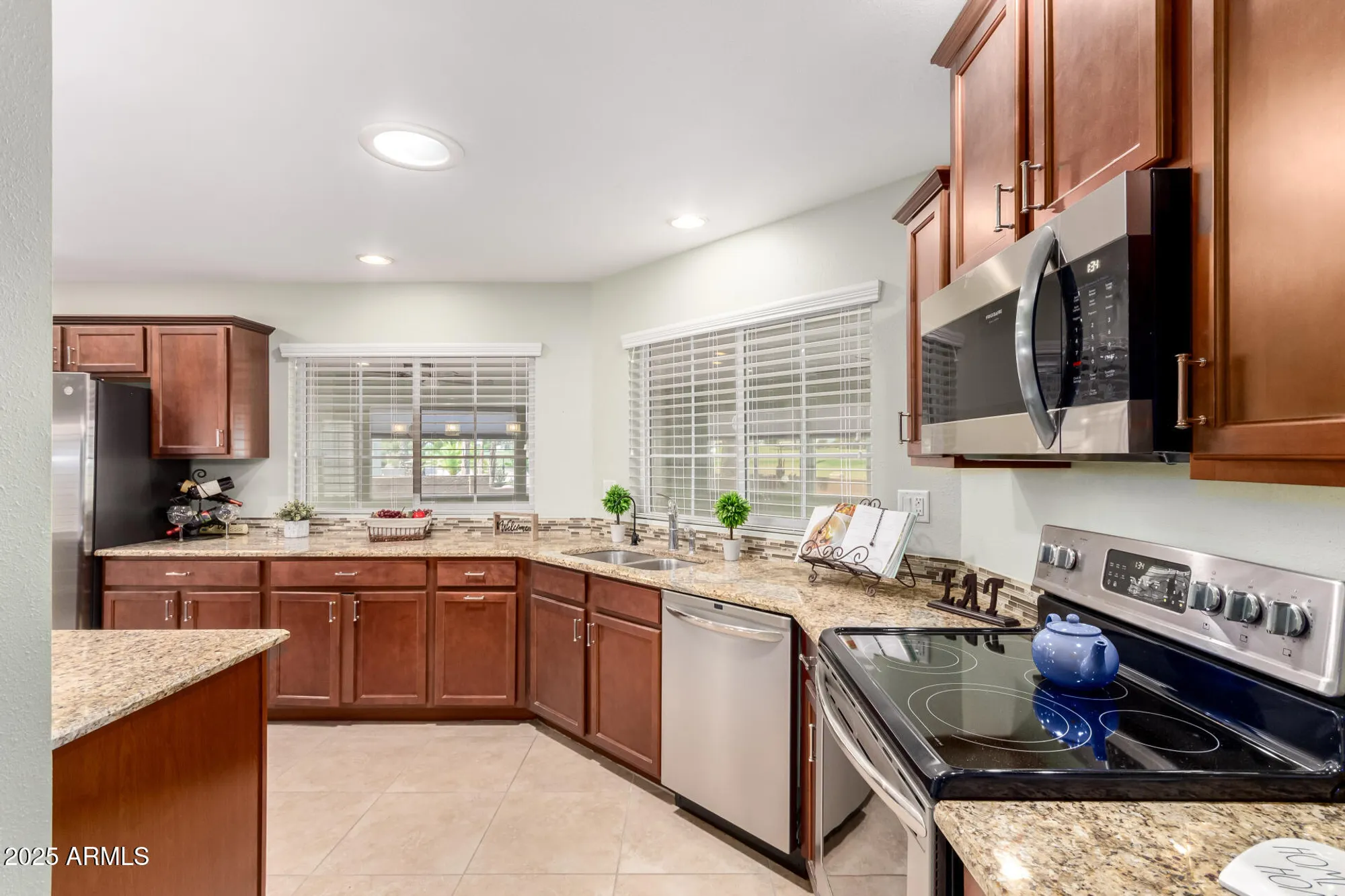 Property Slideshow image 20 of 56 | 11114 w palmeras dr, Sun City, AZ, 85373