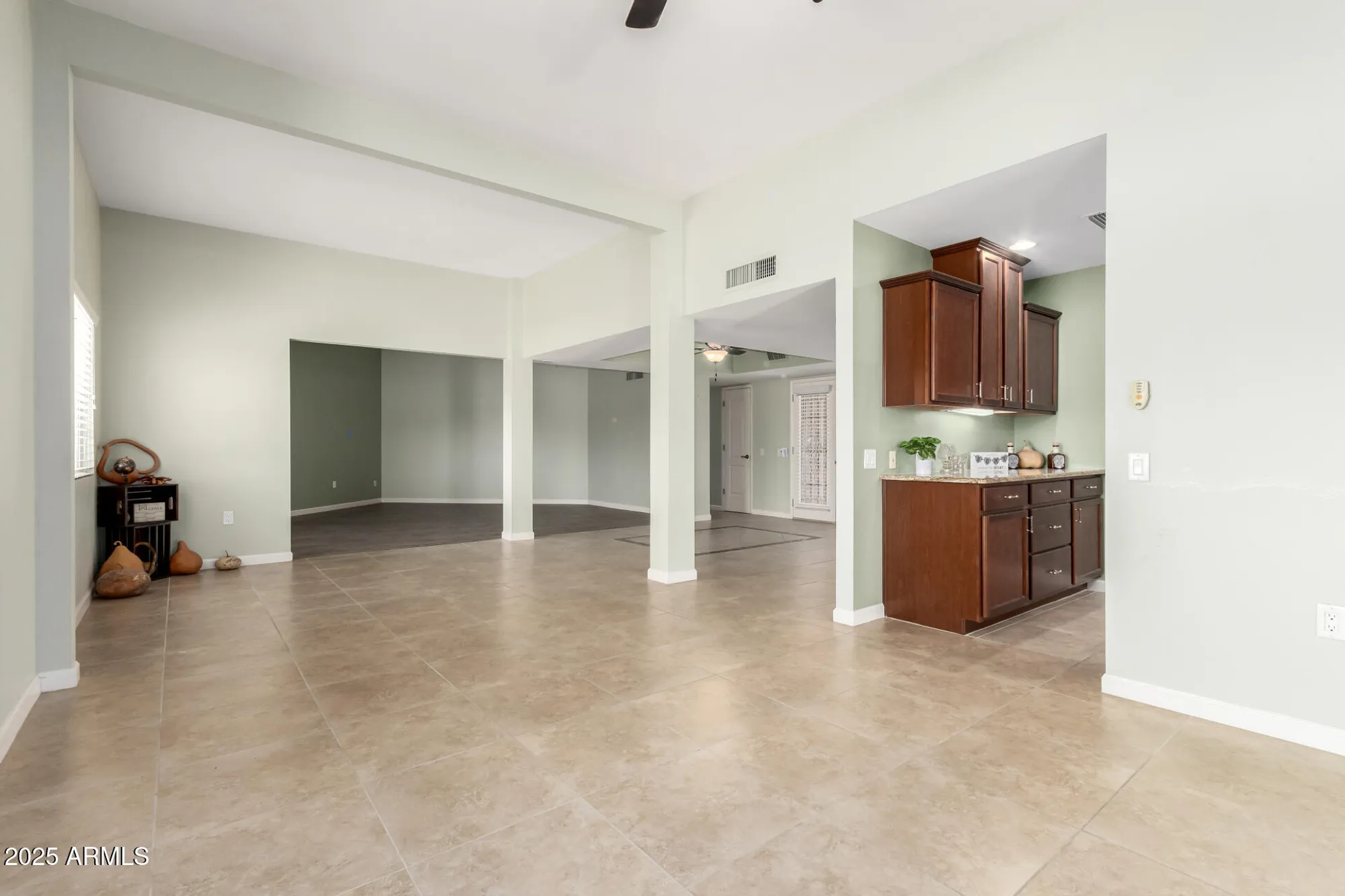 Property Slideshow image 15 of 56 | 11114 w palmeras dr, Sun City, AZ, 85373