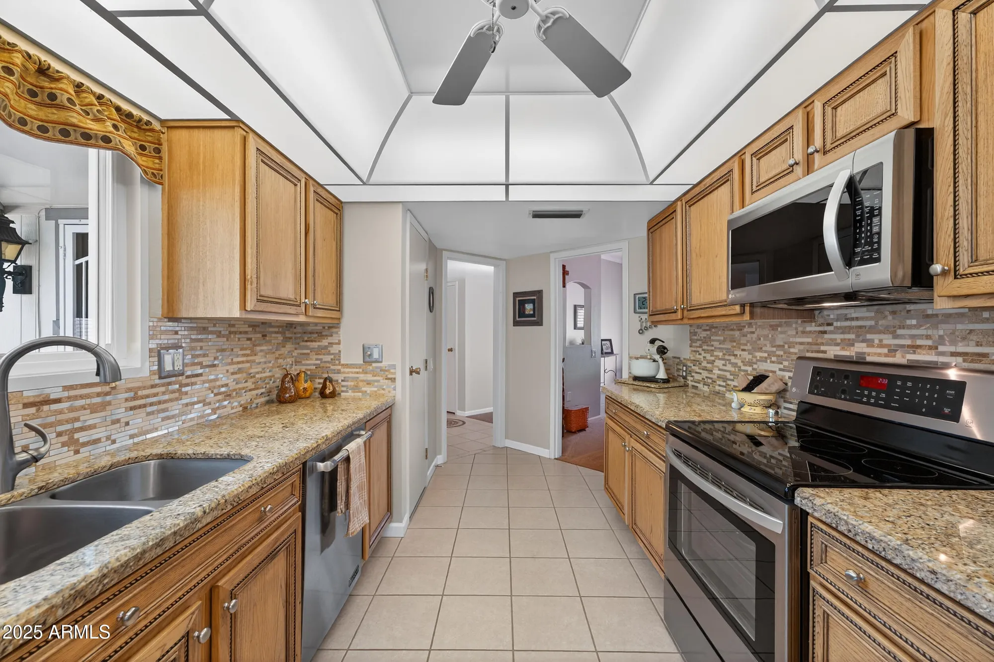 Property Slideshow image 13 of 39 | 10533 w hutton dr, Sun City, AZ, 85351