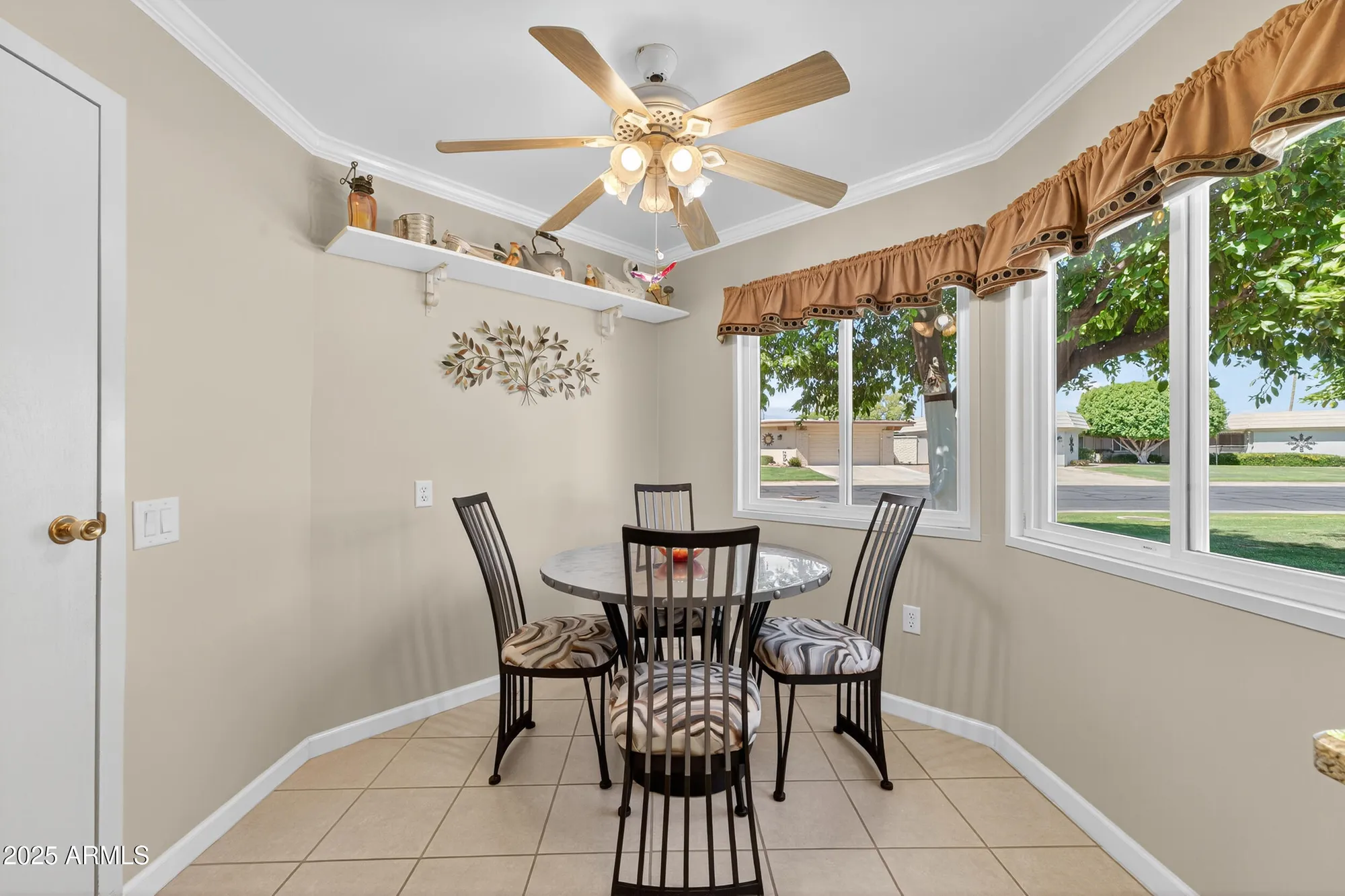 Property Slideshow image 16 of 39 | 10533 w hutton dr, Sun City, AZ, 85351