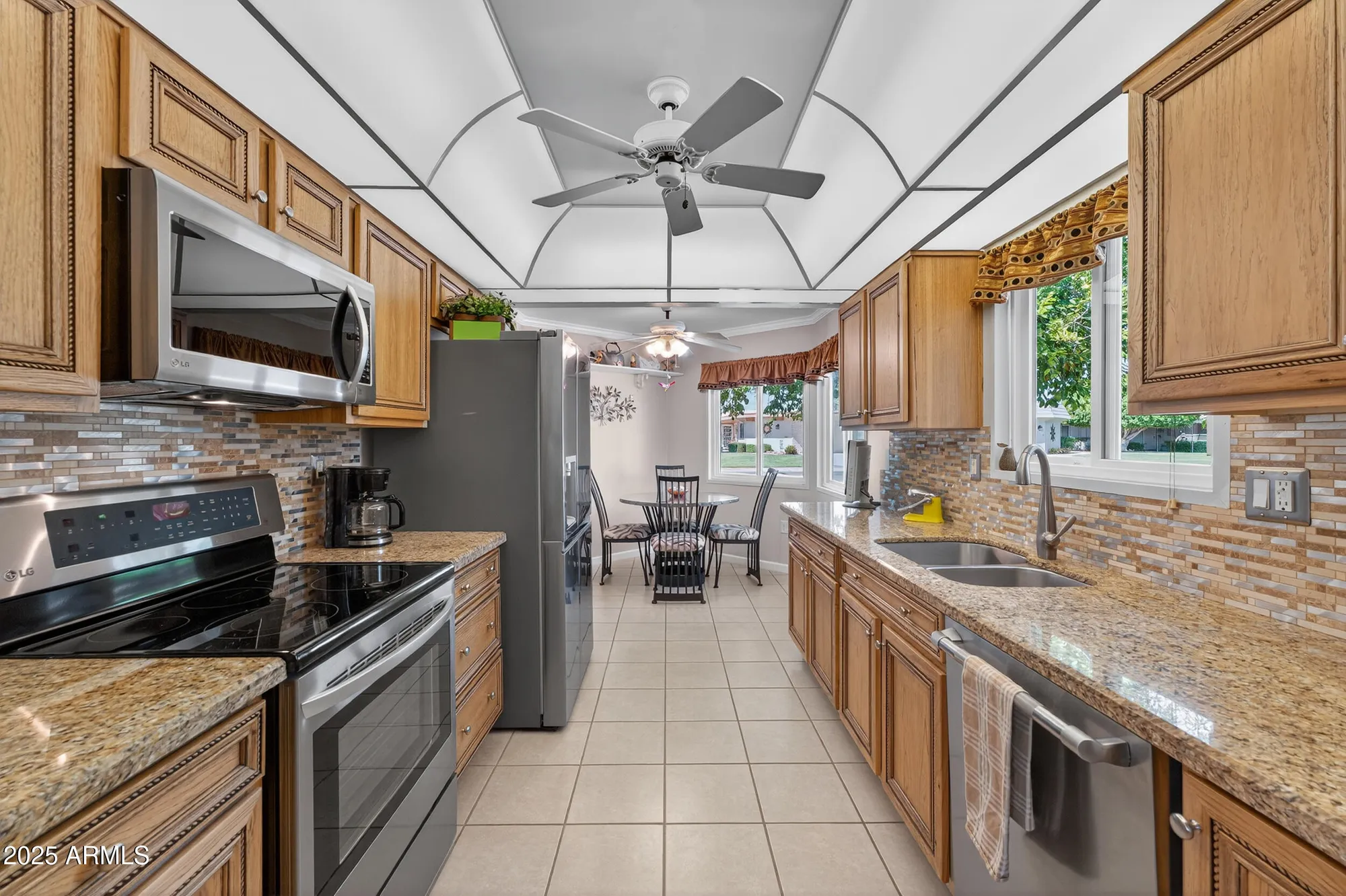 Property Slideshow image 10 of 39 | 10533 w hutton dr, Sun City, AZ, 85351