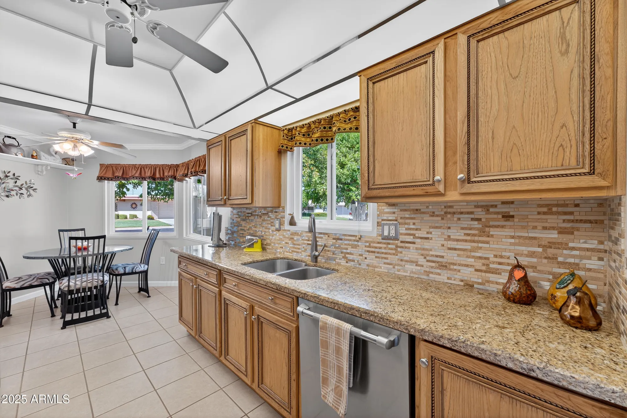 Property Slideshow image 11 of 39 | 10533 w hutton dr, Sun City, AZ, 85351
