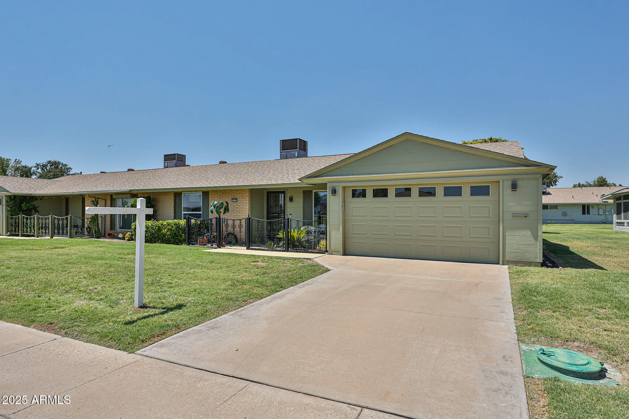 Property Slideshow image 6 of 35 | 10207 w prairie hills cir, Sun City, AZ, 85351