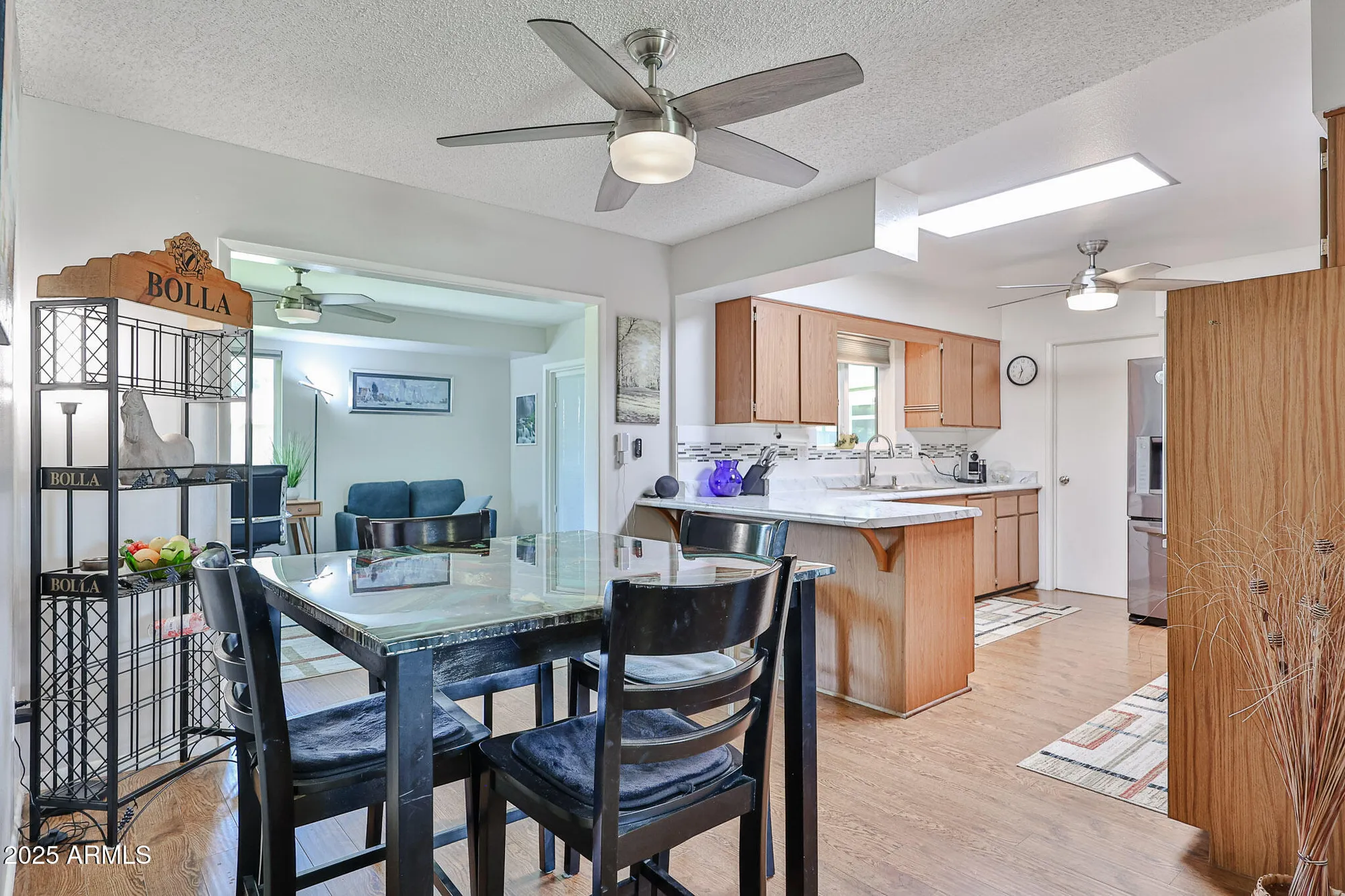 Property Slideshow image 13 of 35 | 10207 w prairie hills cir, Sun City, AZ, 85351