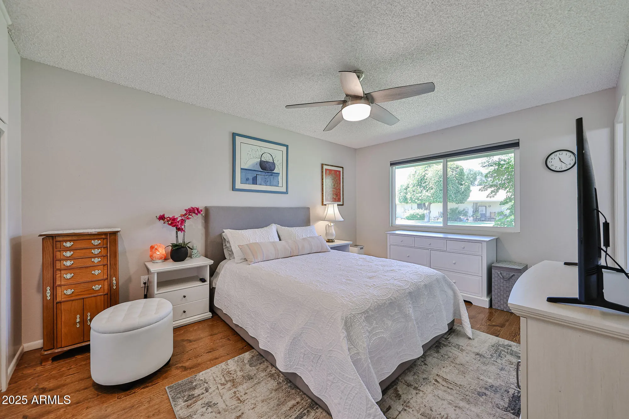 Property Slideshow image 18 of 35 | 10207 w prairie hills cir, Sun City, AZ, 85351