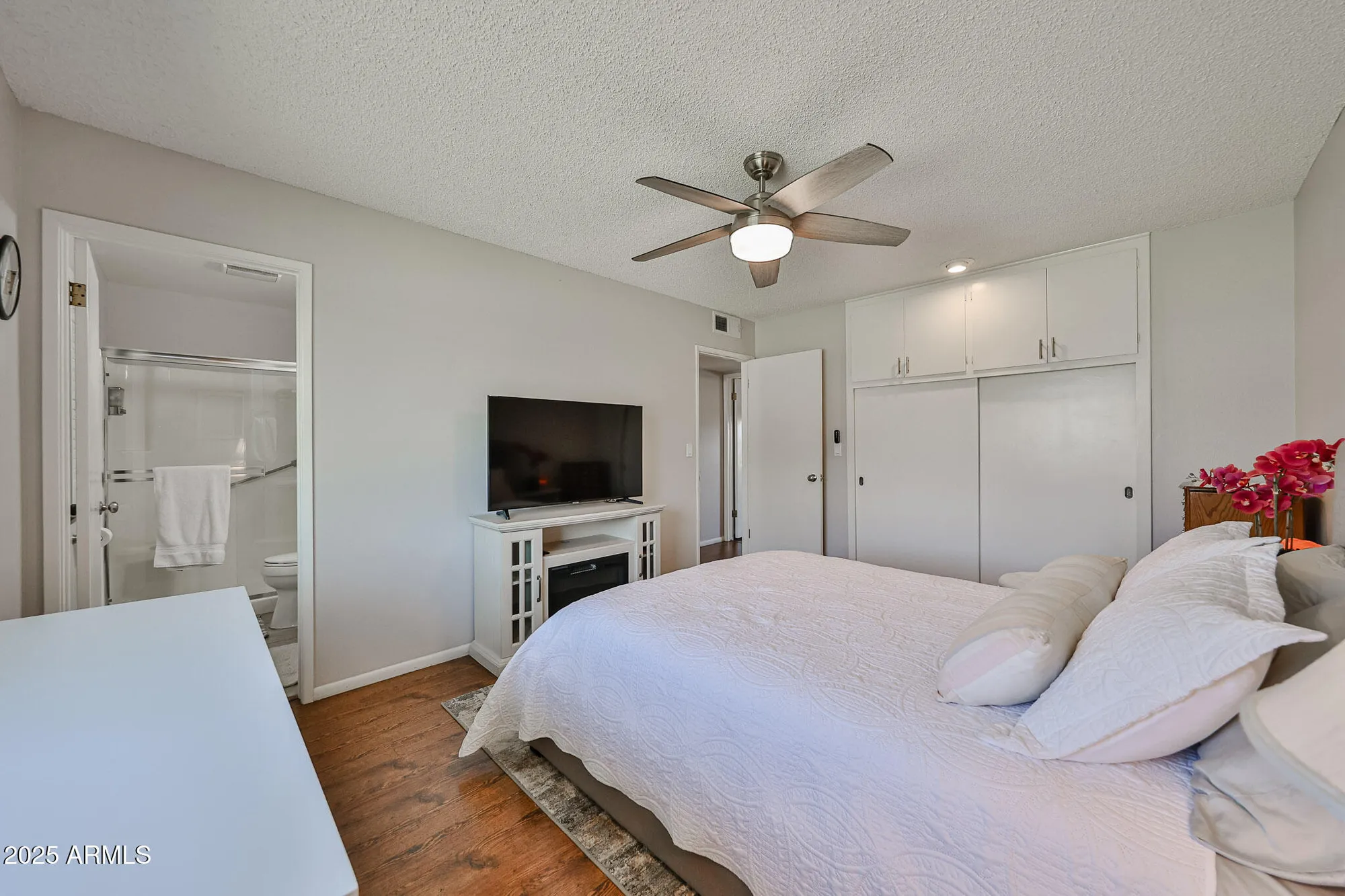 Property Slideshow image 19 of 35 | 10207 w prairie hills cir, Sun City, AZ, 85351