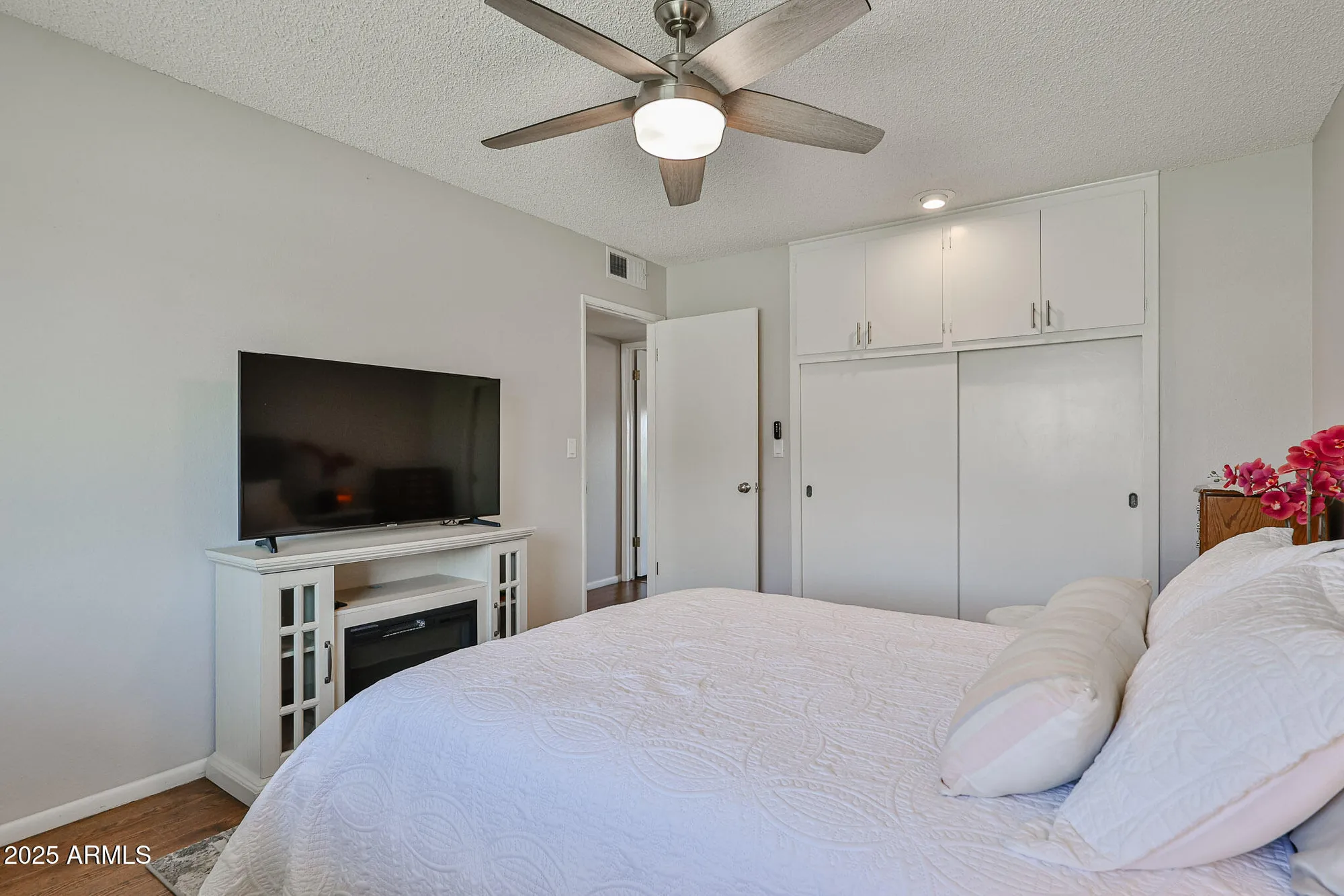 Property Slideshow image 20 of 35 | 10207 w prairie hills cir, Sun City, AZ, 85351